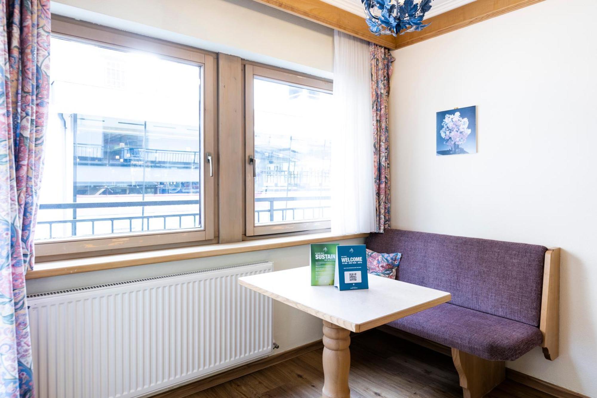 Einzelzimmer mit Balkon