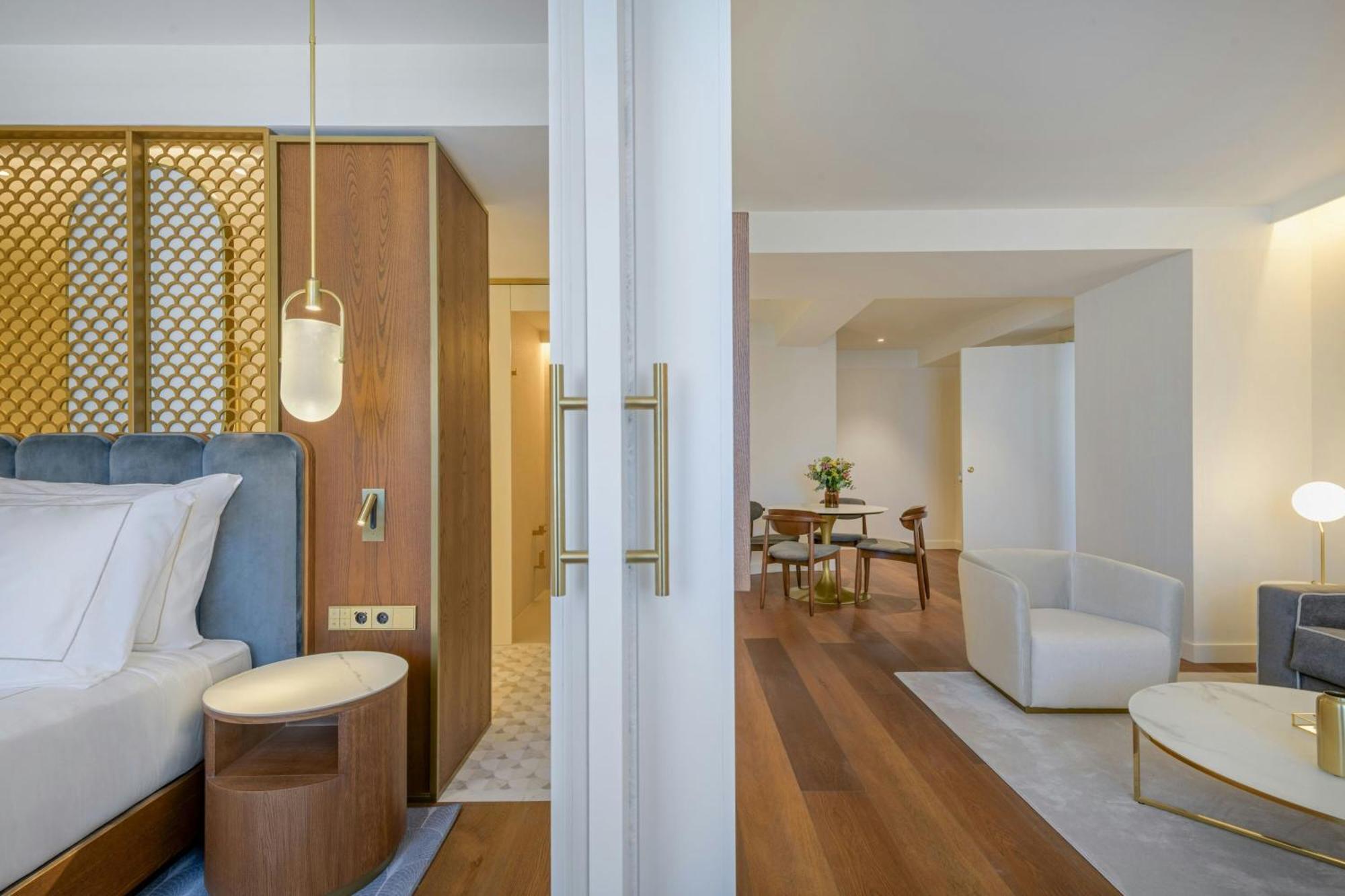 Centenari Suite mit Kingsize-Bett und Stadtblick