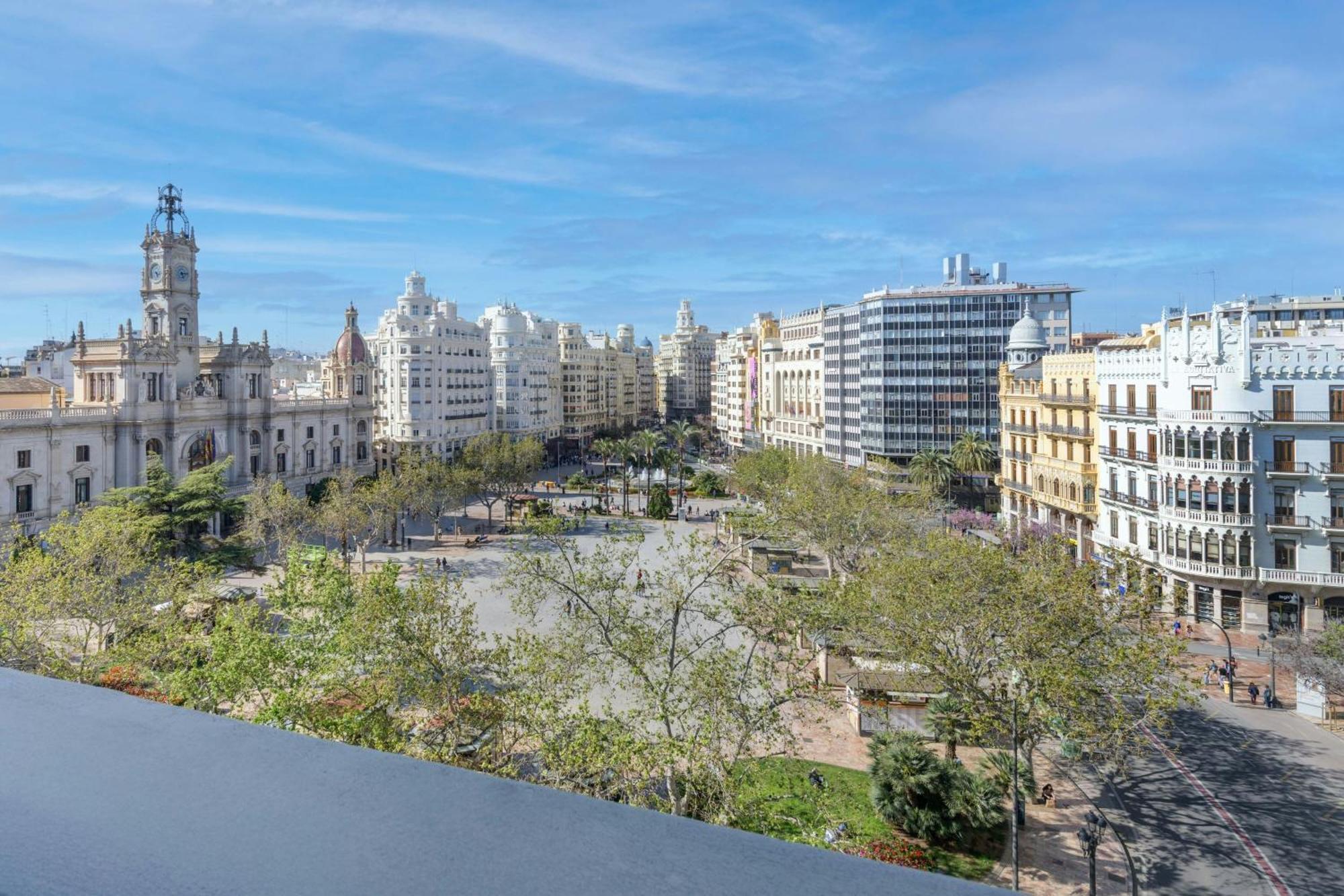 Premium-Zimmer an der City, mit Kingsize-Bett und Stadtblick