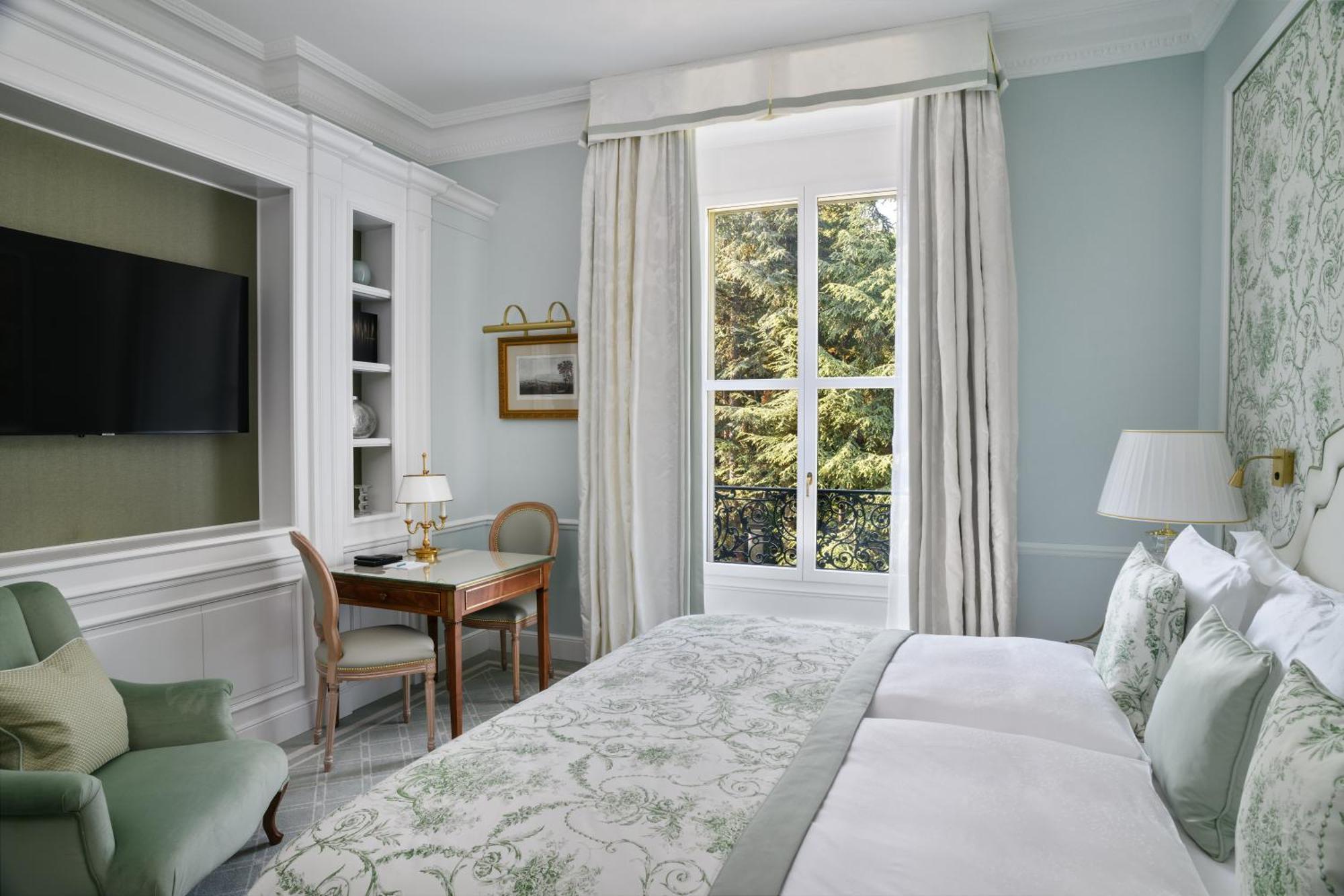 Superior Double Room with Garden and City Views,1668044679:JPEG