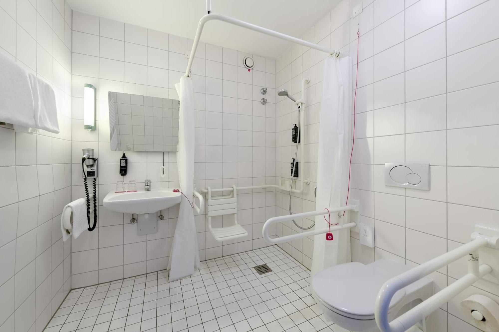 Barrierefreies Zweibettzimmer