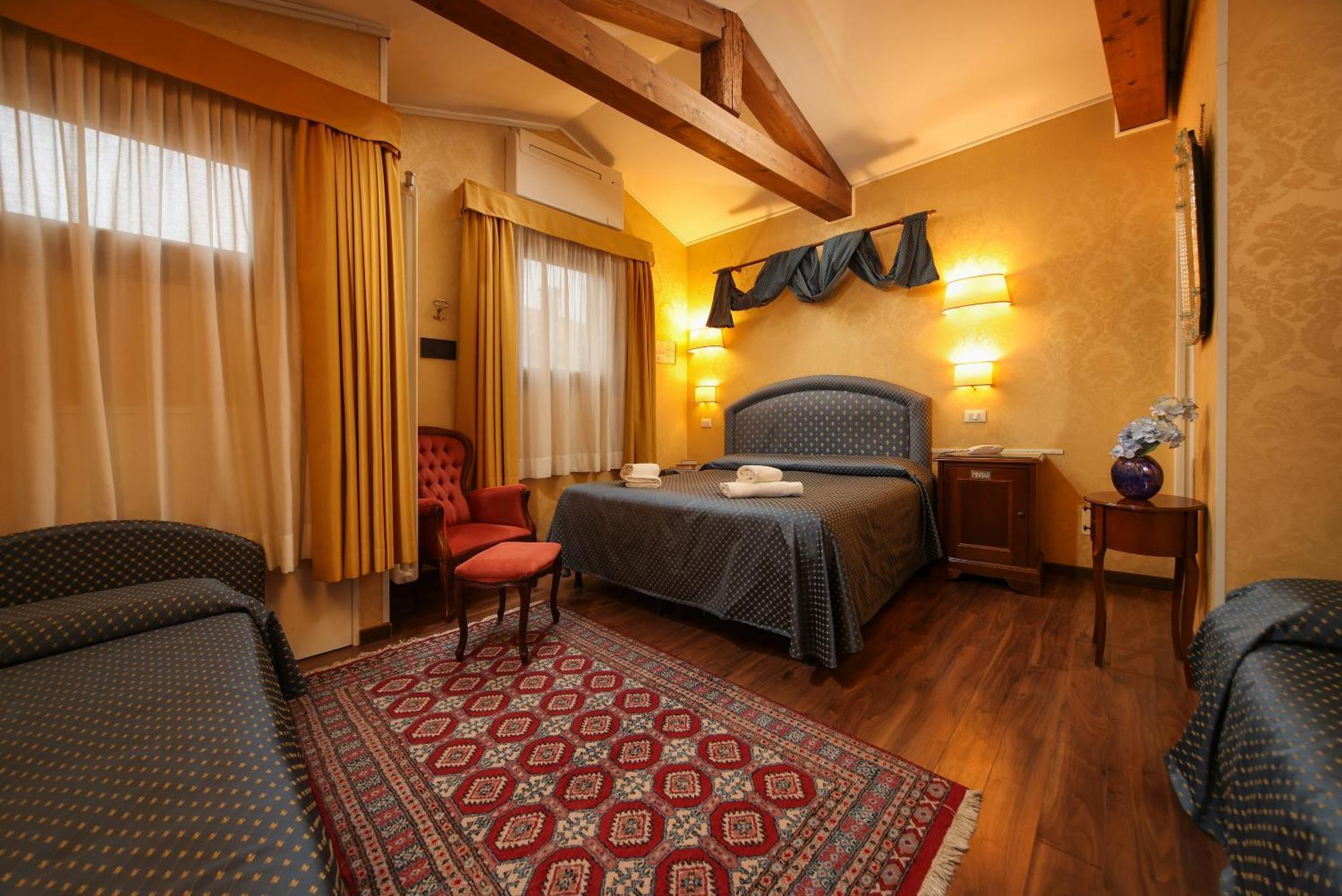Dreibettzimmer