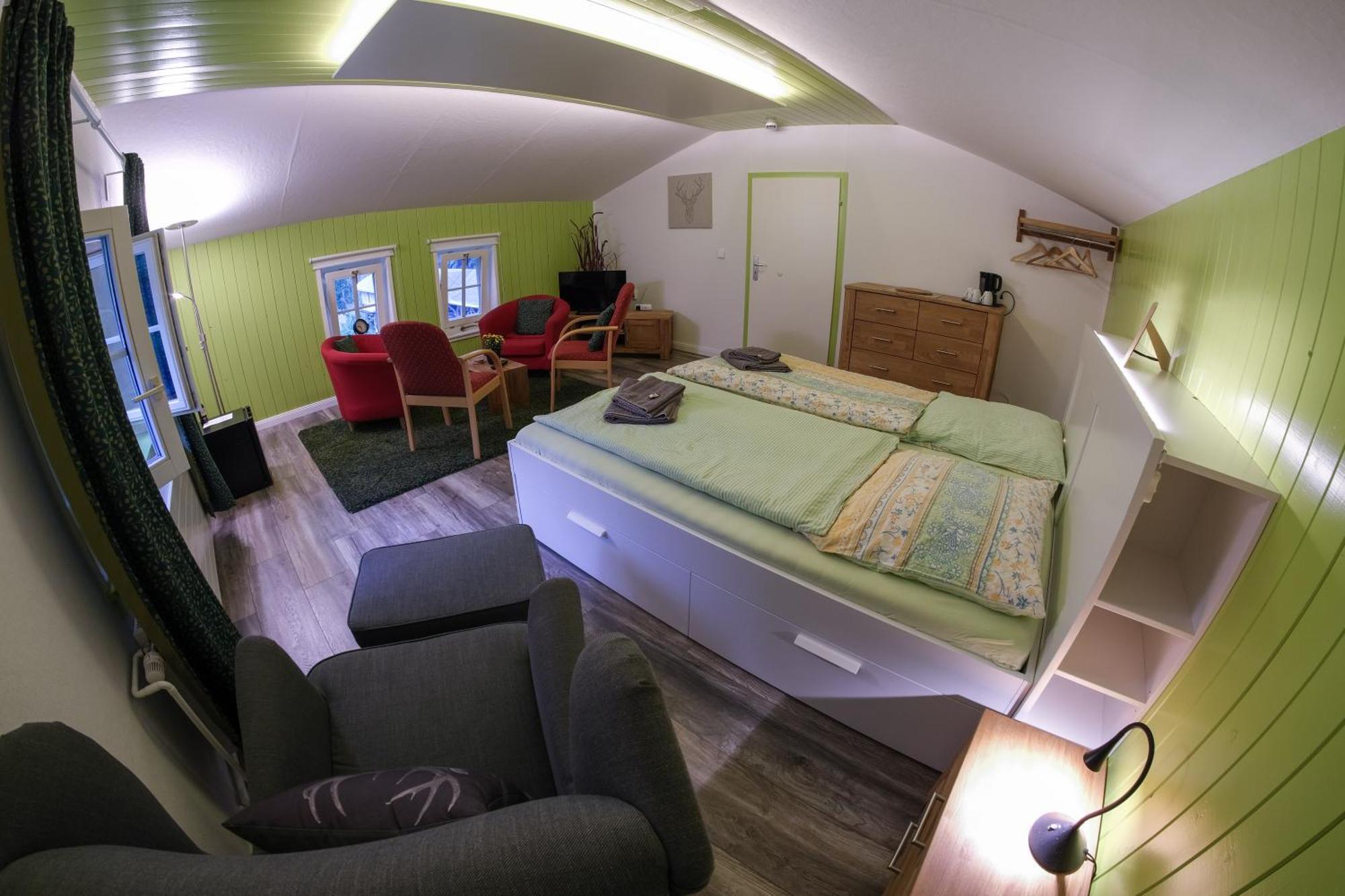 Familienzimmer mit Bad