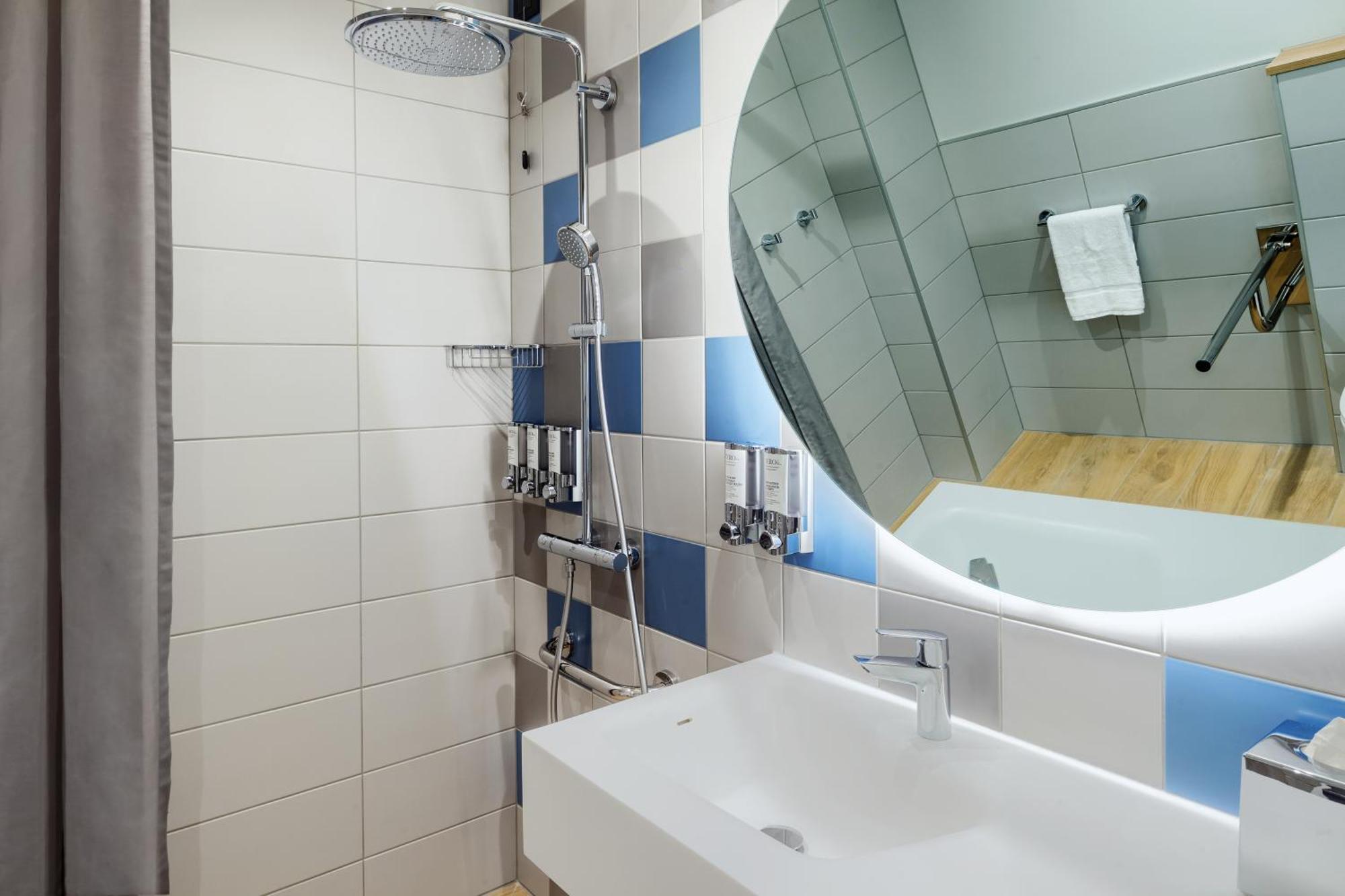 Zimmer mit Queensize-Bett – barrierefrei