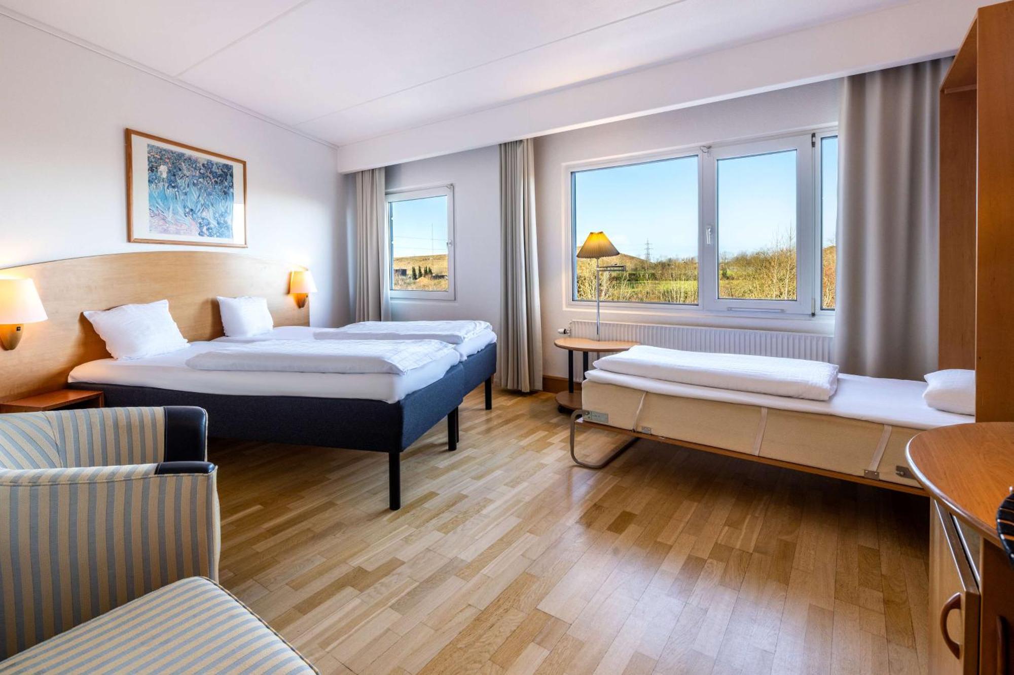 Familienzimmer mit Doppelbett