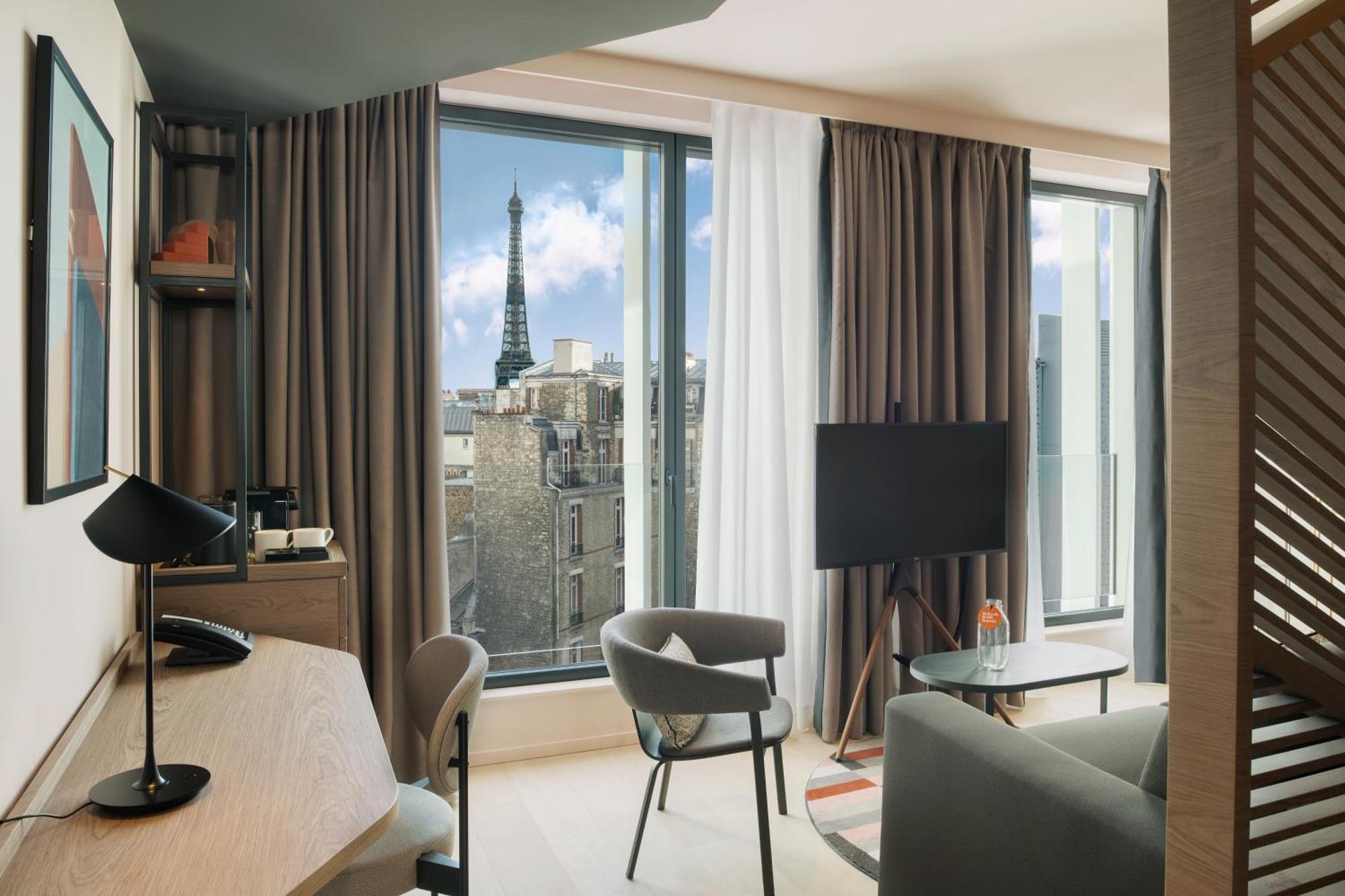 Eiffel Junior Suite