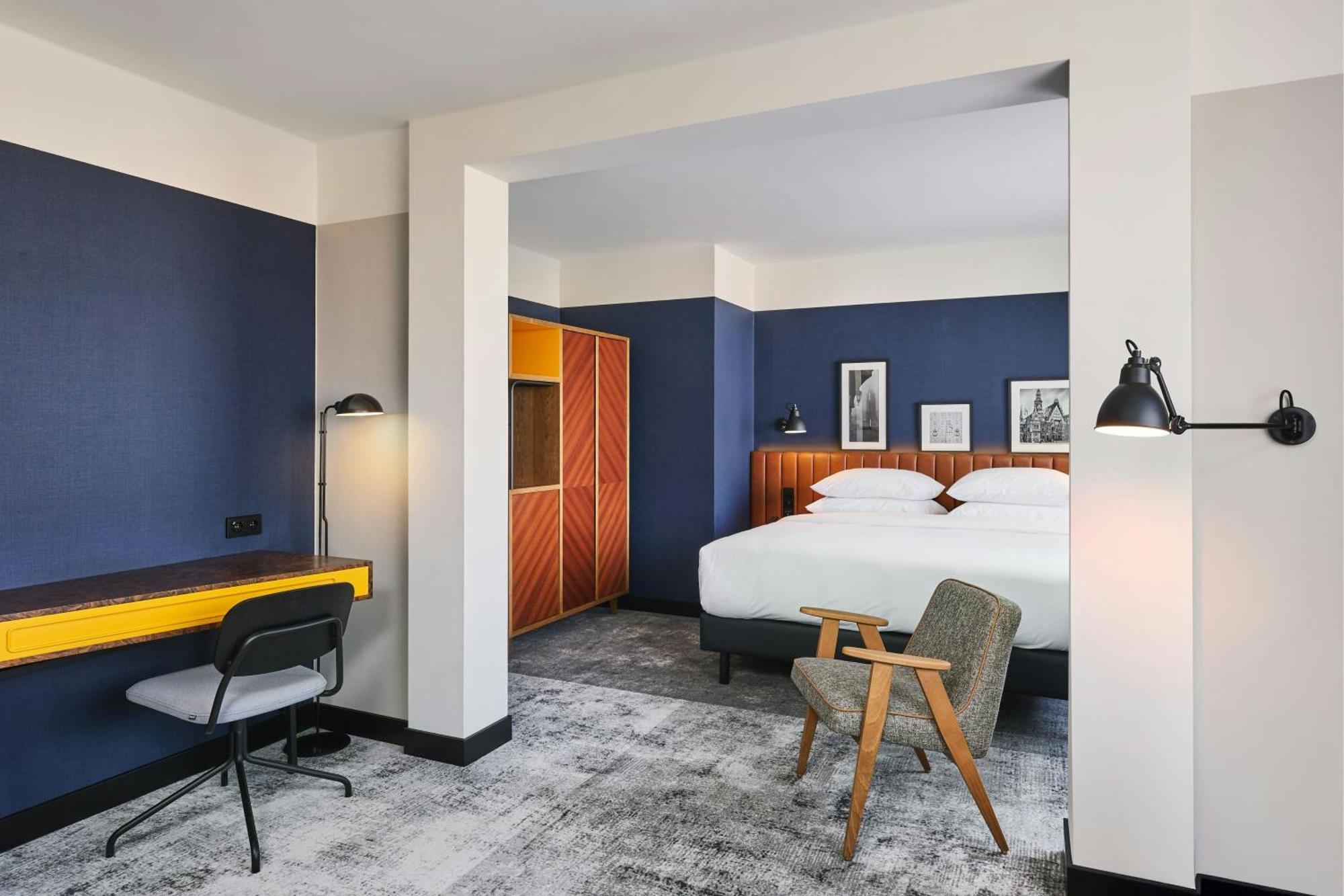 Deluxe Queen Room with Sofa Bed and City View