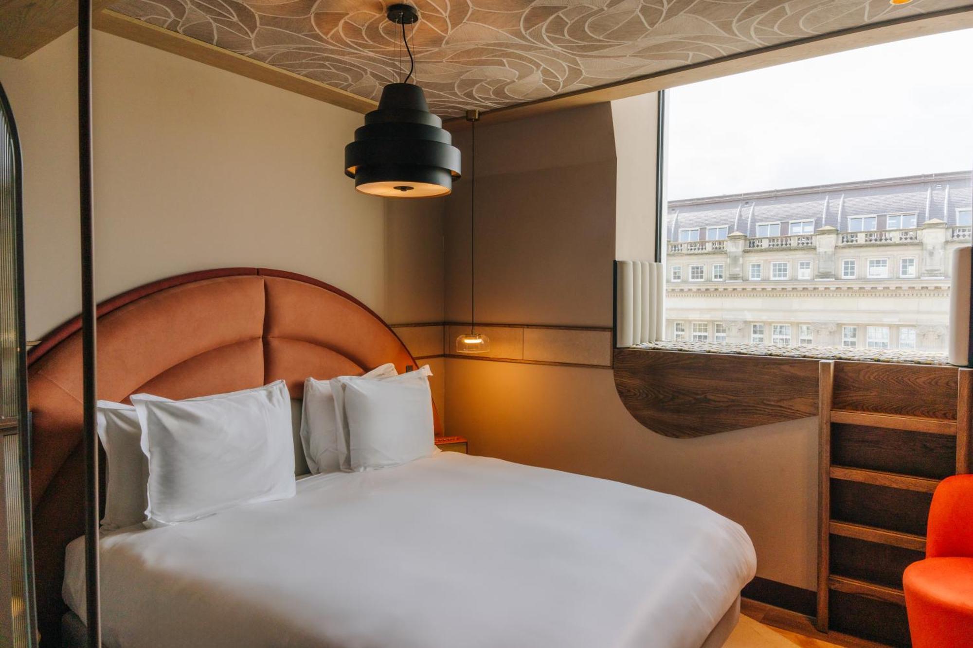 Circle Room Premium mit Stadtblick