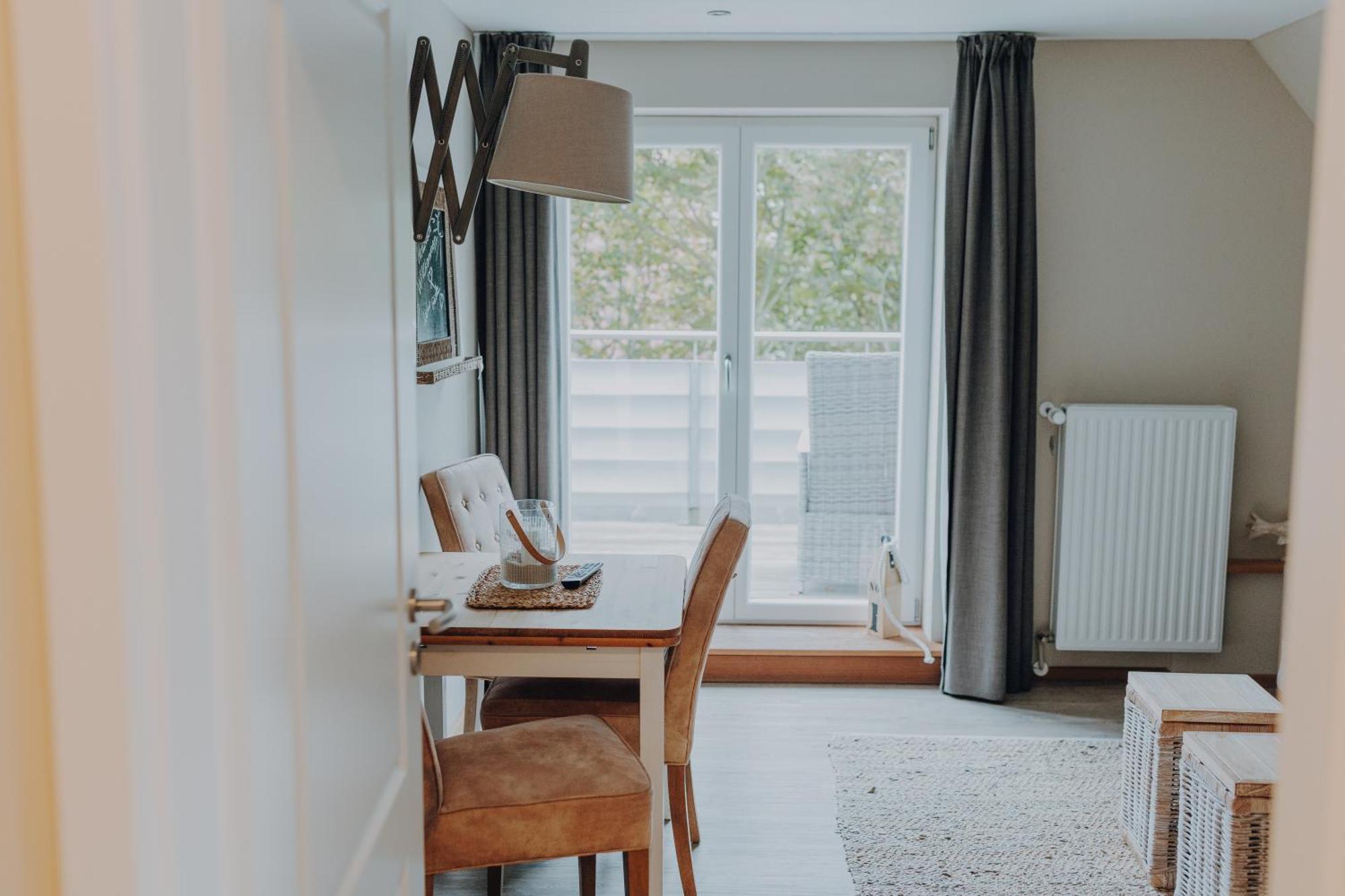 Apartment mit Balkon