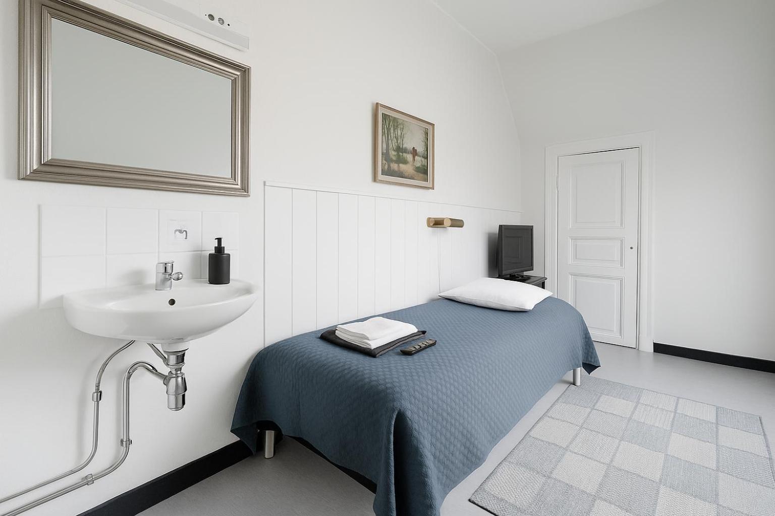 Triple Room with City View - Shared Bathroom