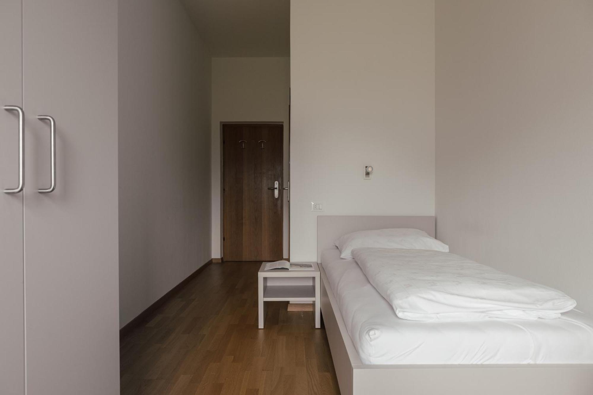 Einzelzimmer mit Balkon