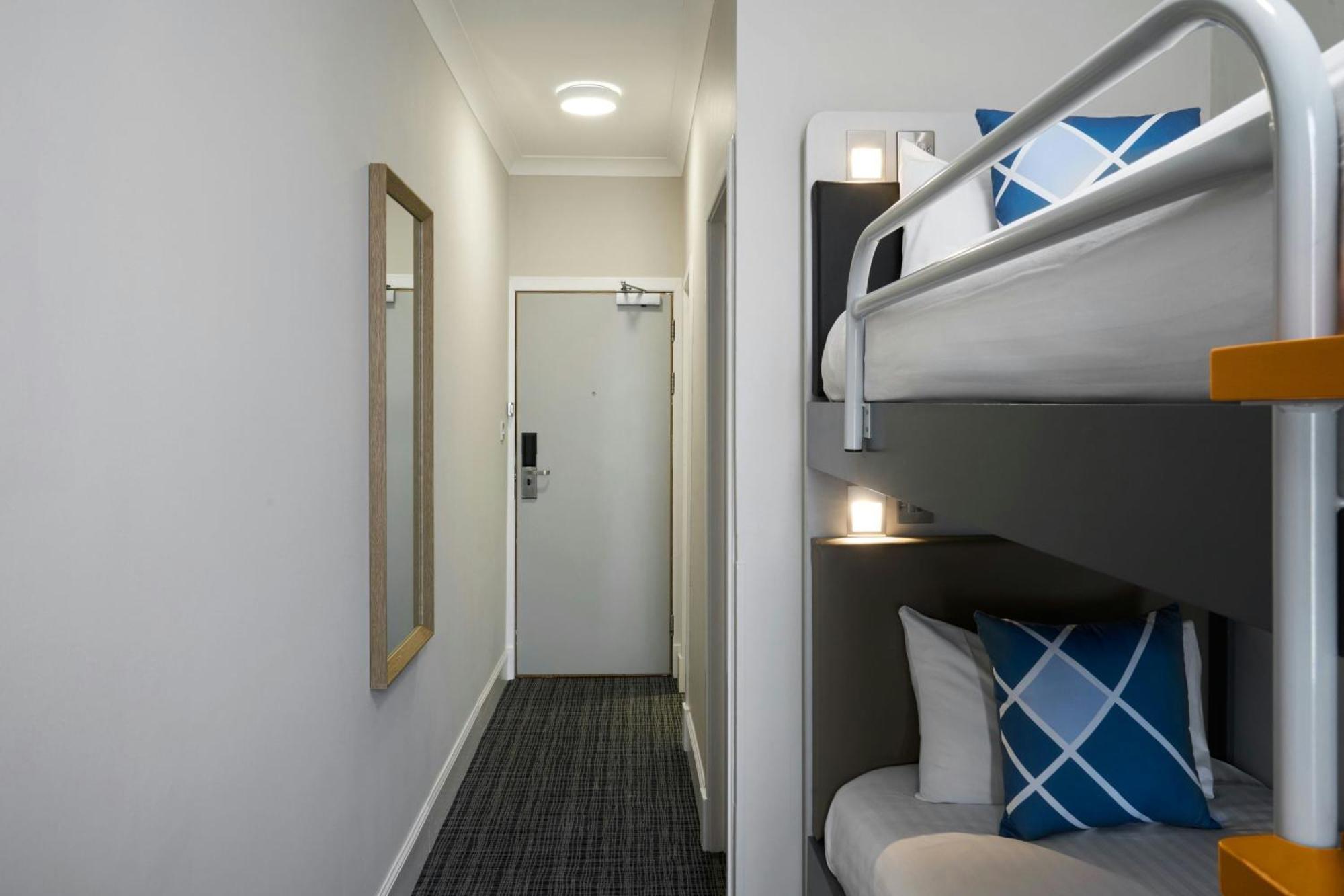 Zweibettzimmer Efficient mit 2 Etagenbetten