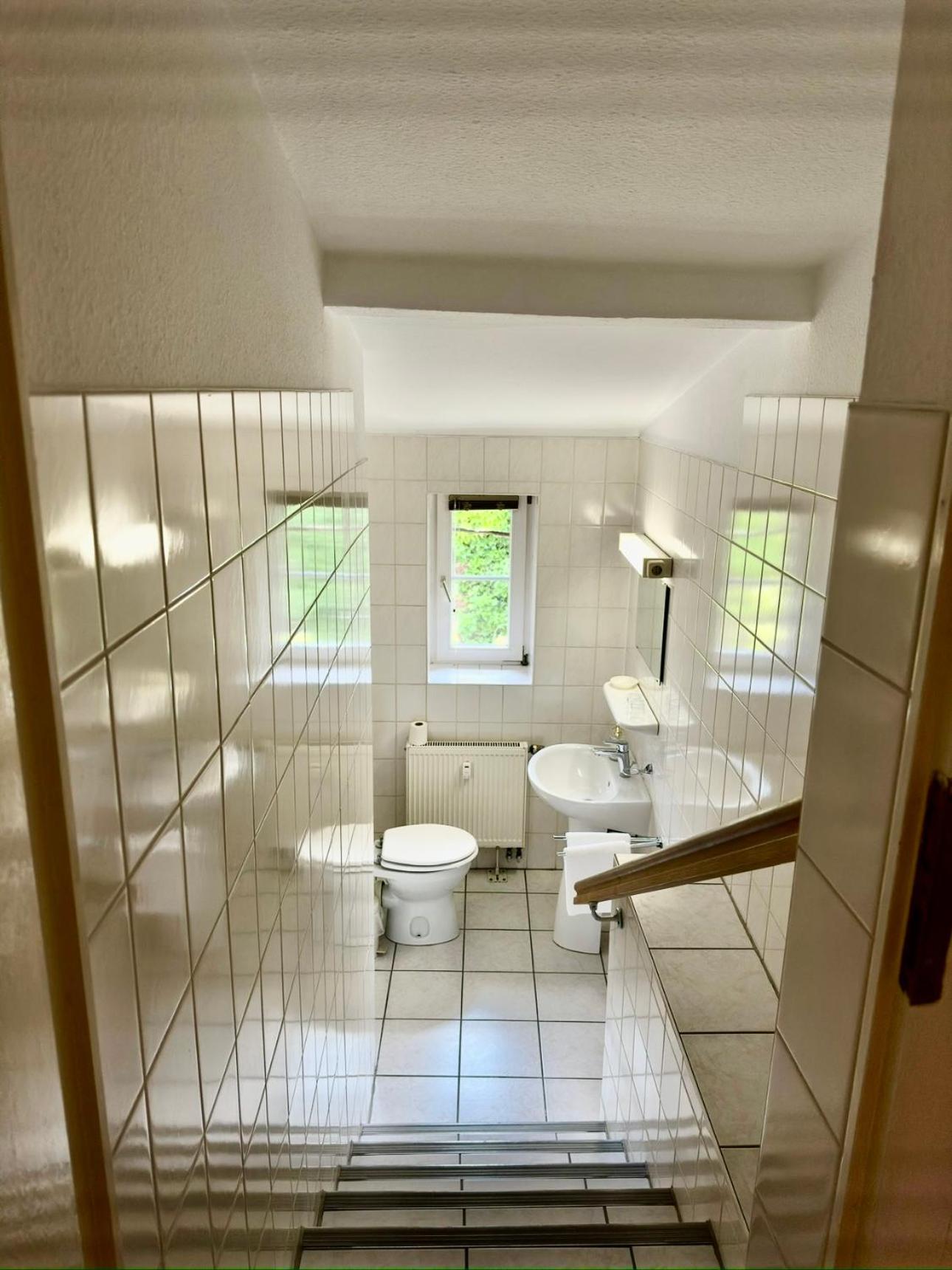 Doppel-/Zweibettzimmer mit eigenem Bad