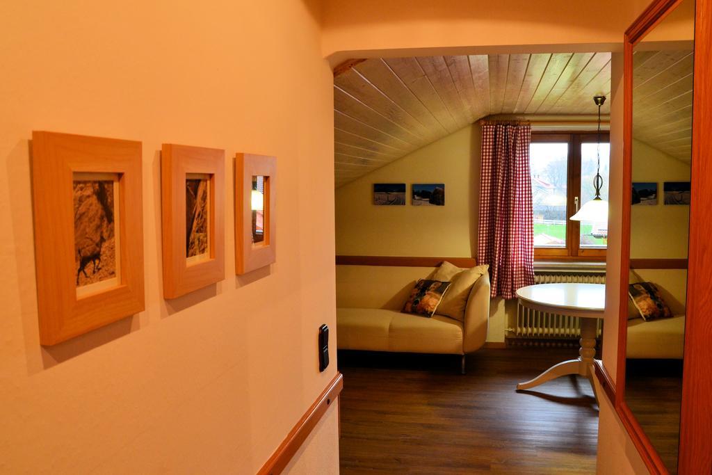 One-Bedroom Apartment,1259048425:JPEG