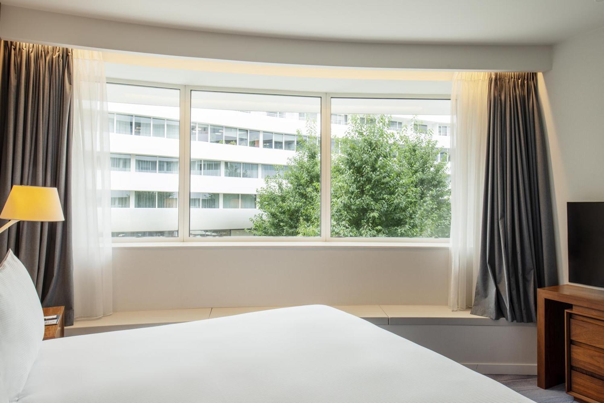 Zimmer mit Kingsize Bett