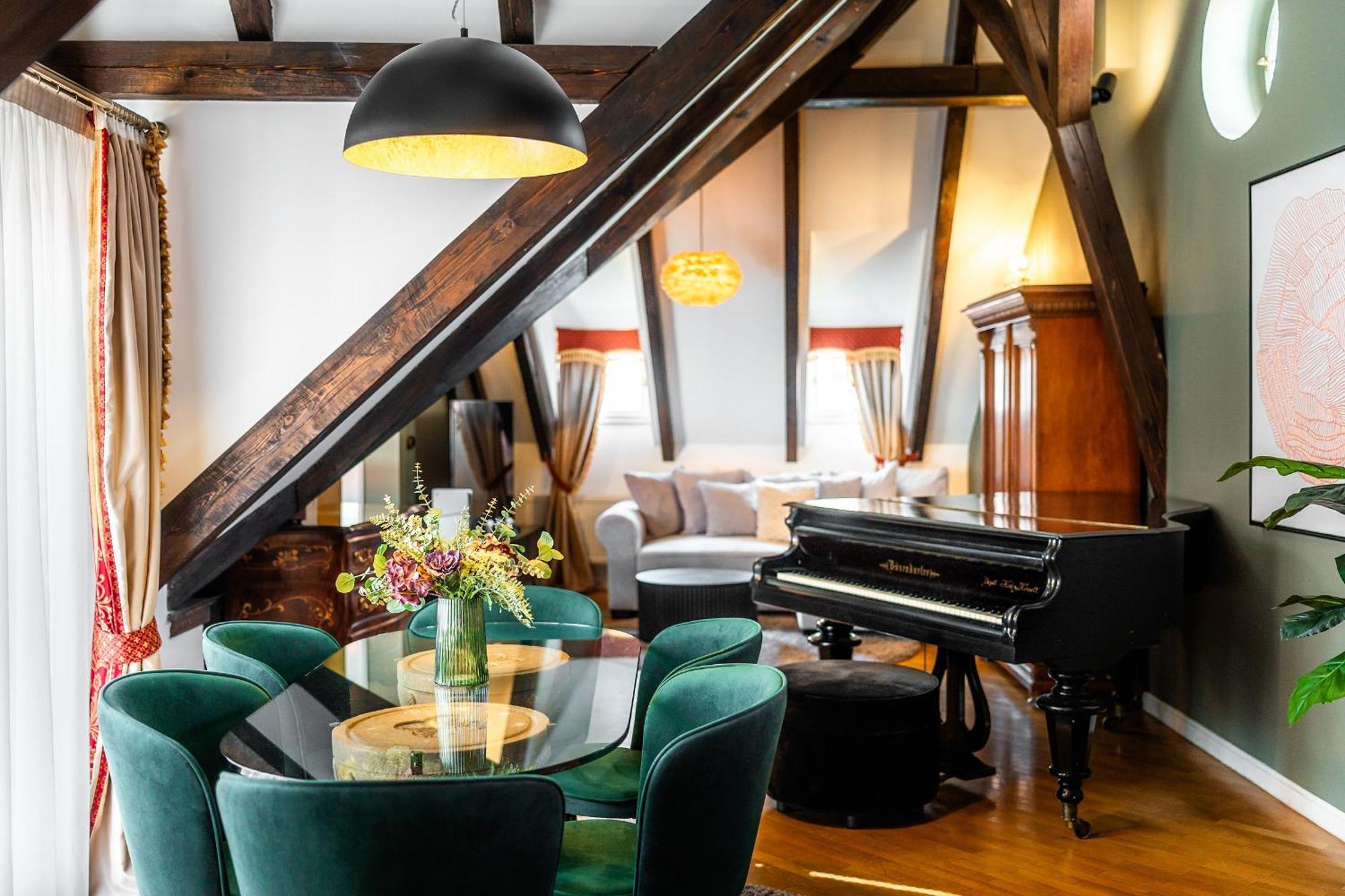 Executive Suite mit Blick auf die Burg