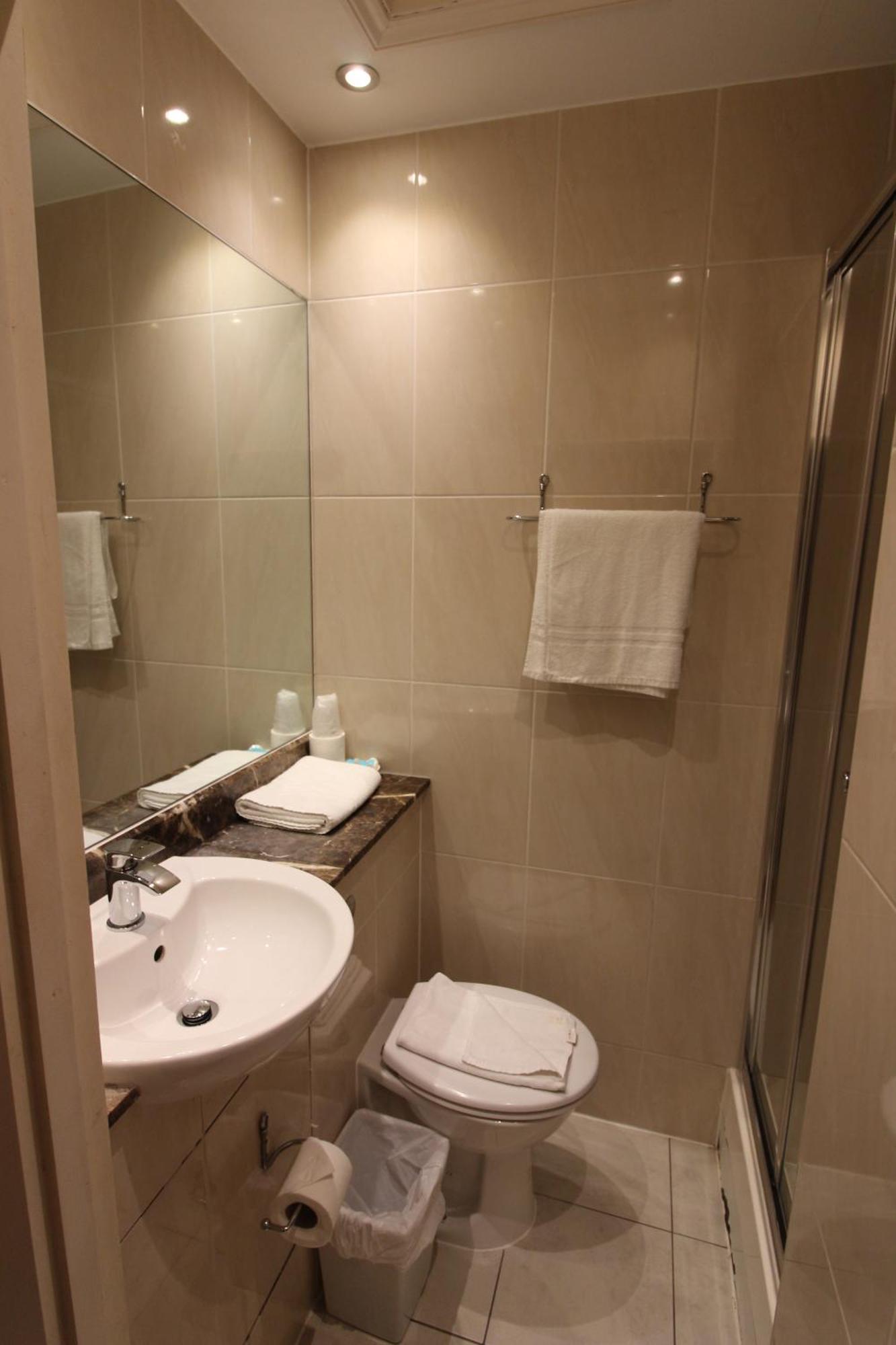 Triple Room,1695317439:JPEG