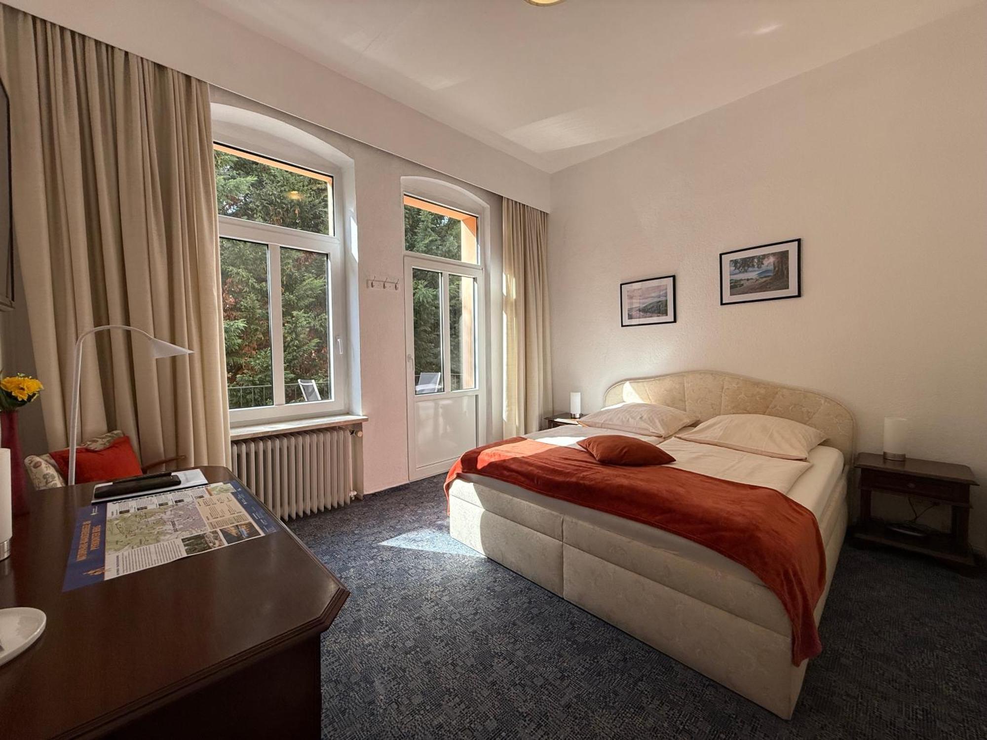 Doppelzimmer mit Balkon