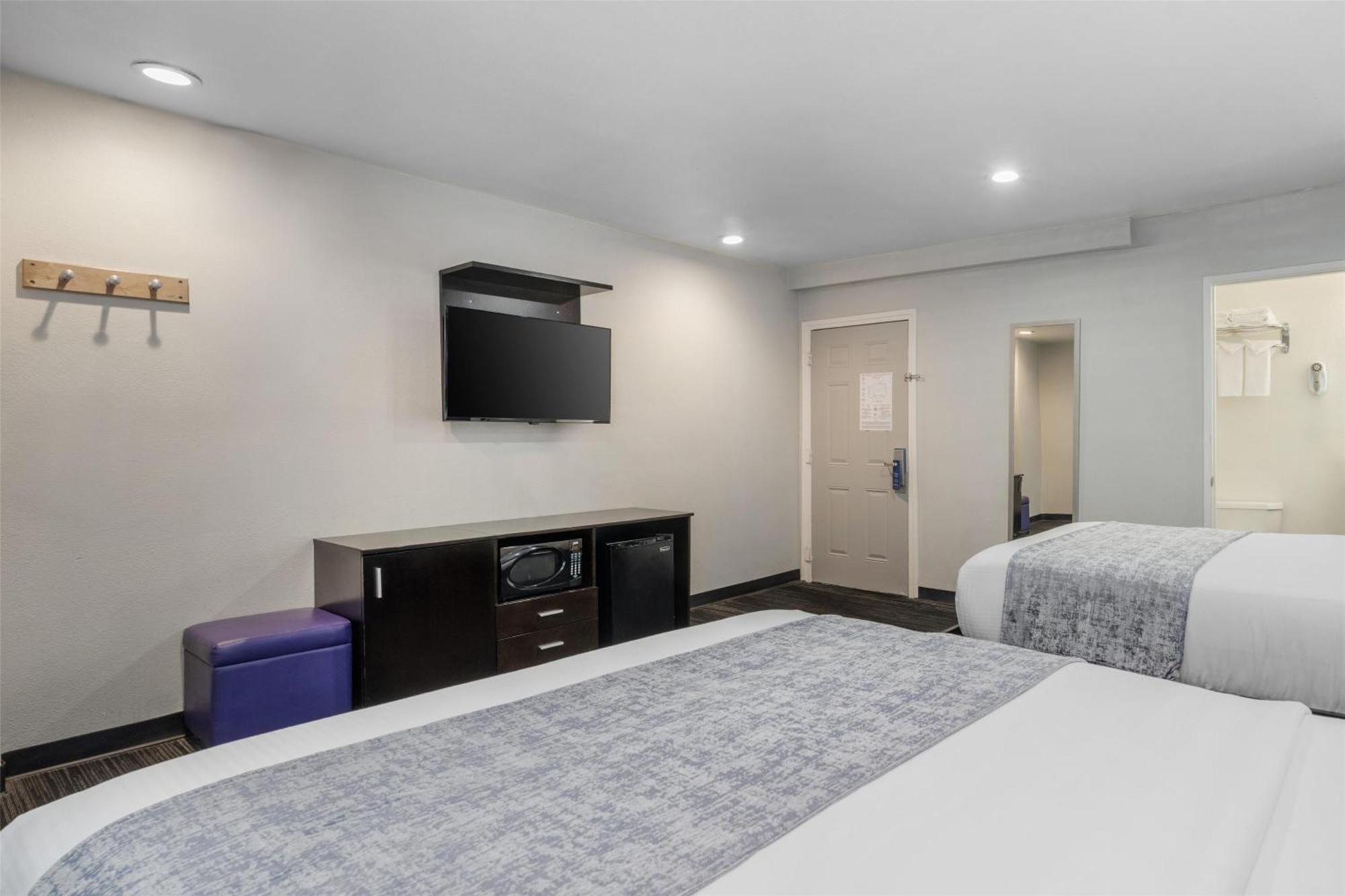 Zimmer mit 2 Queensize-Betten