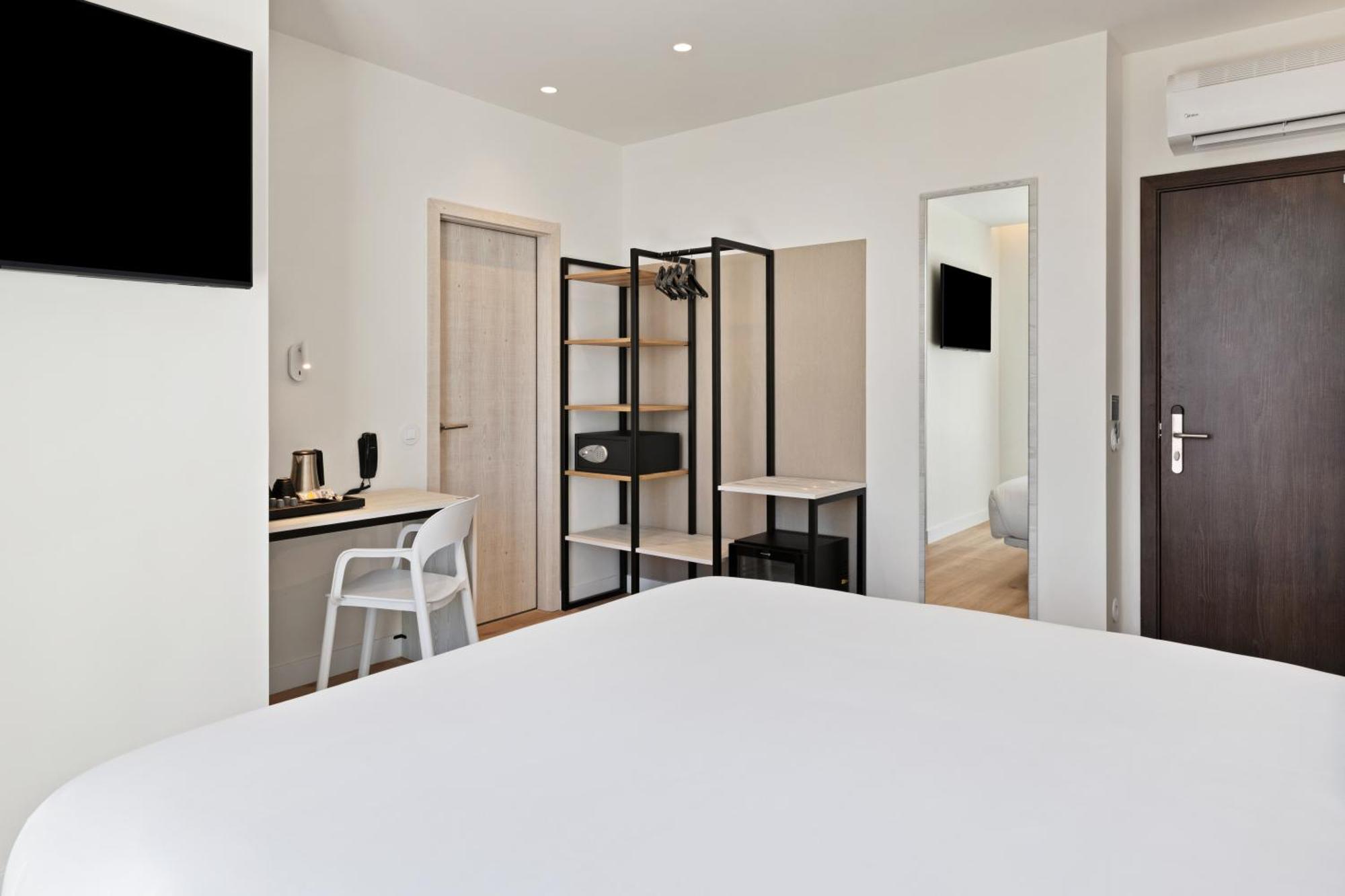 Double Plus Room with Balcony