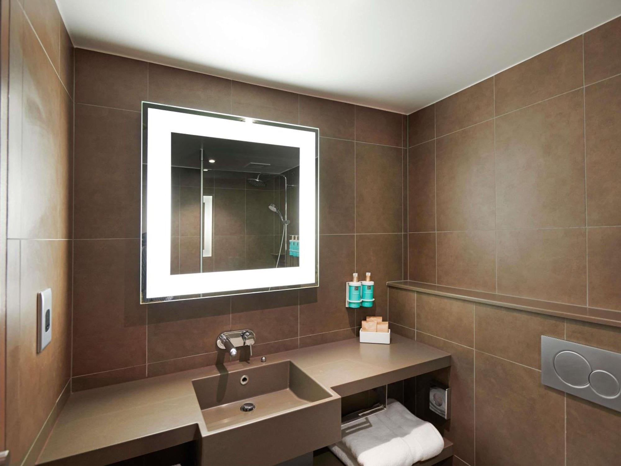 Executive Premium Room with a Queen Bed,1704847068:JPEG