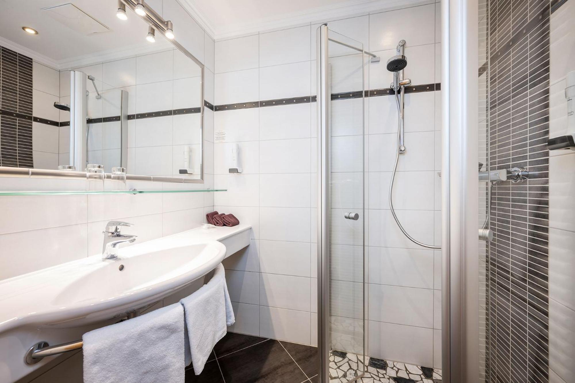 Dreibettzimmer mit Balkon