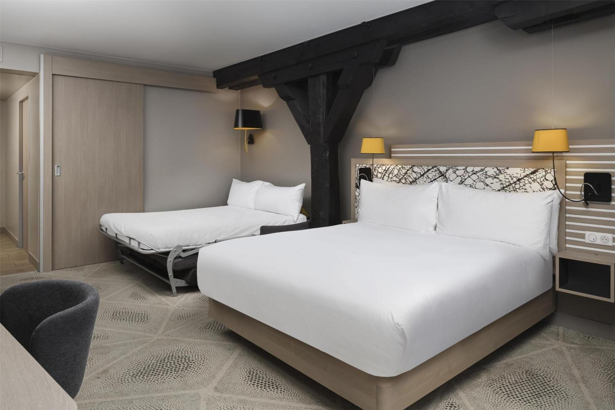Deluxe Zimmer mit Queensize-Bett und Schlafsofa