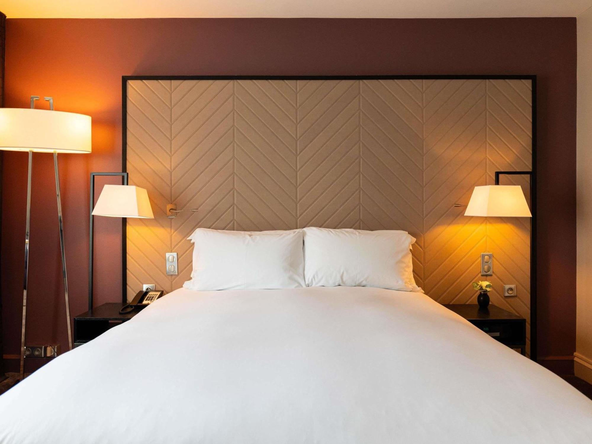 Familienzimmer mit Queensize-Bett und 2 Einzelbetten