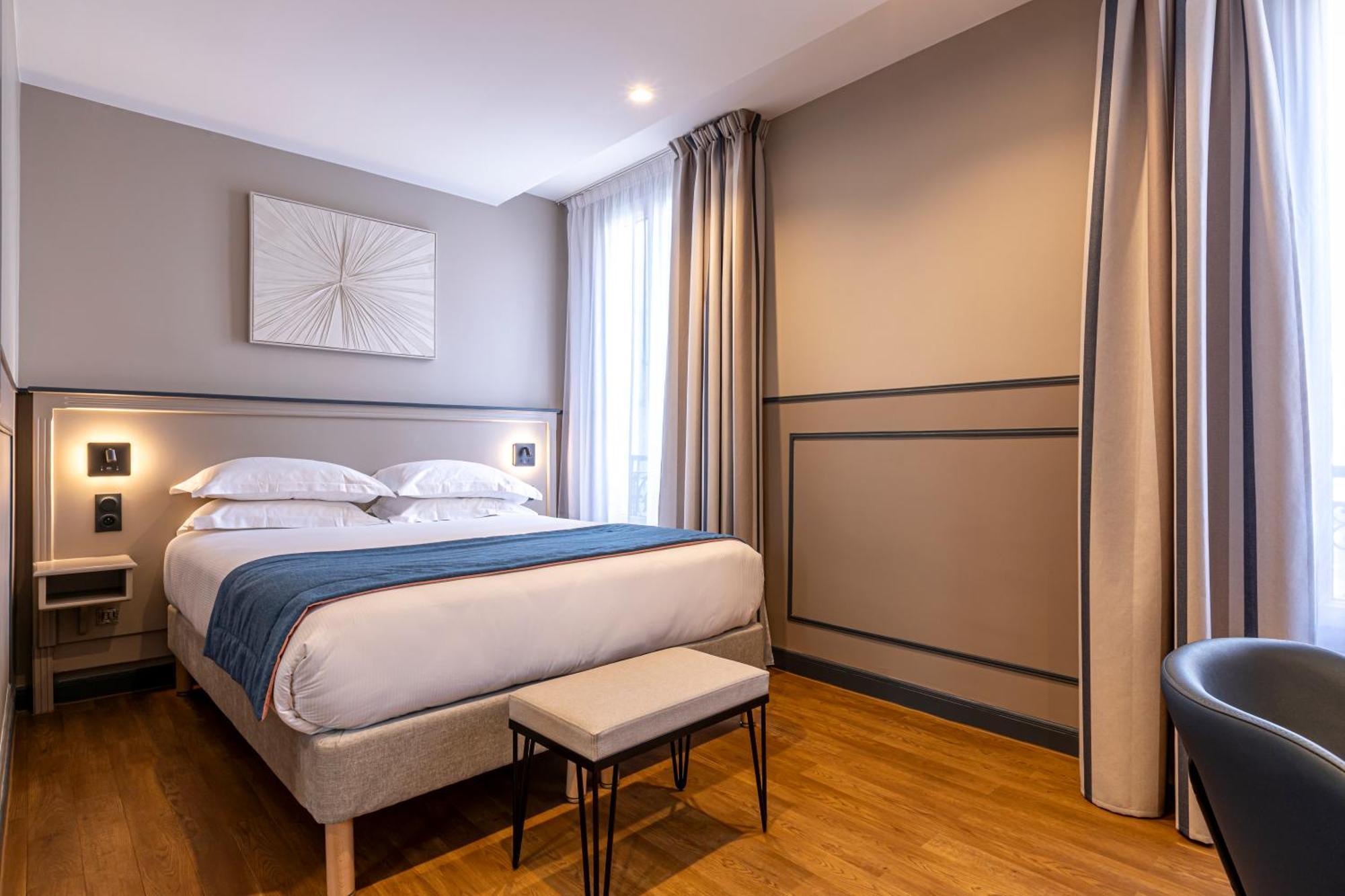 Classic Zimmer mit Queensize-Bett und Gartenblick