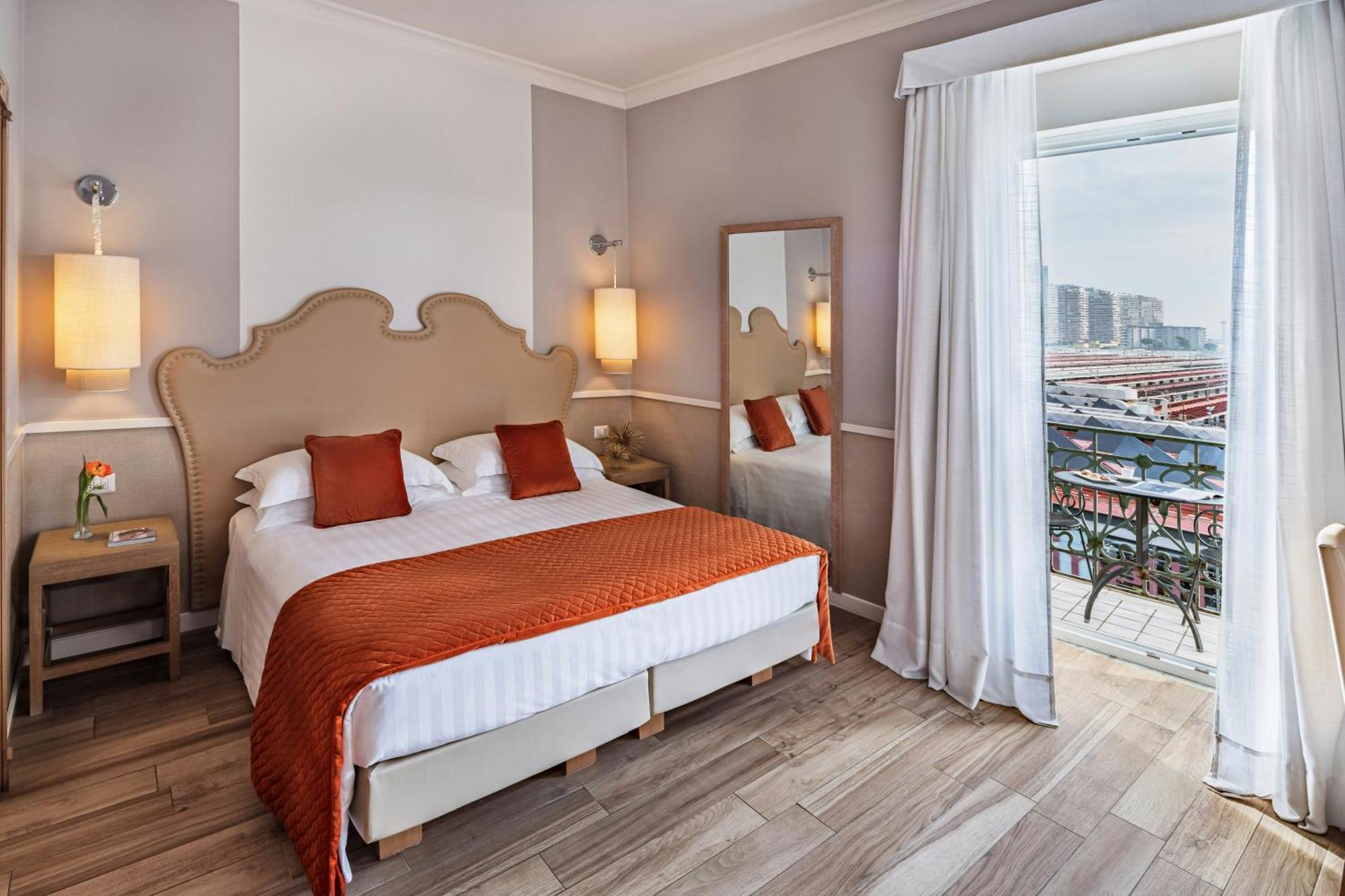 Deluxe Doppel- oder Zweibettzimmer mit Blick auf den Vesuv