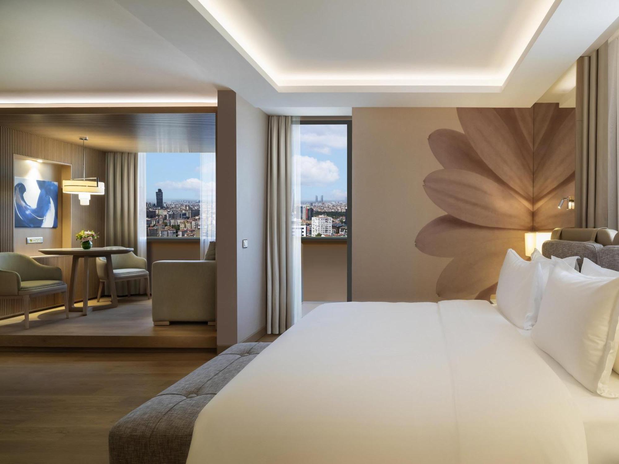 Junior Suite Room City View One King Bed,1730000545:JPEG