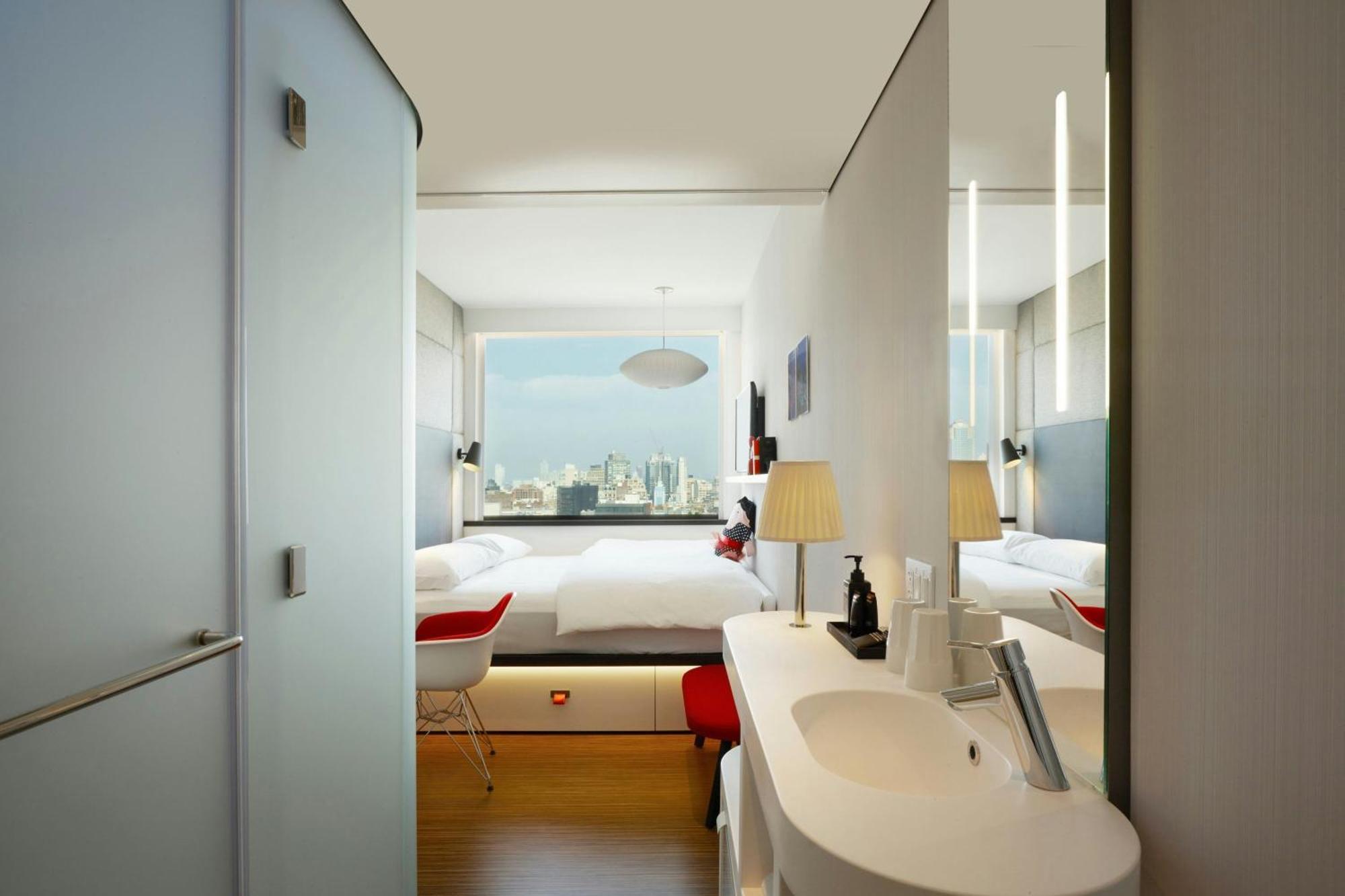Zimmer mit Kingsize-Bett und Premium-Blick
