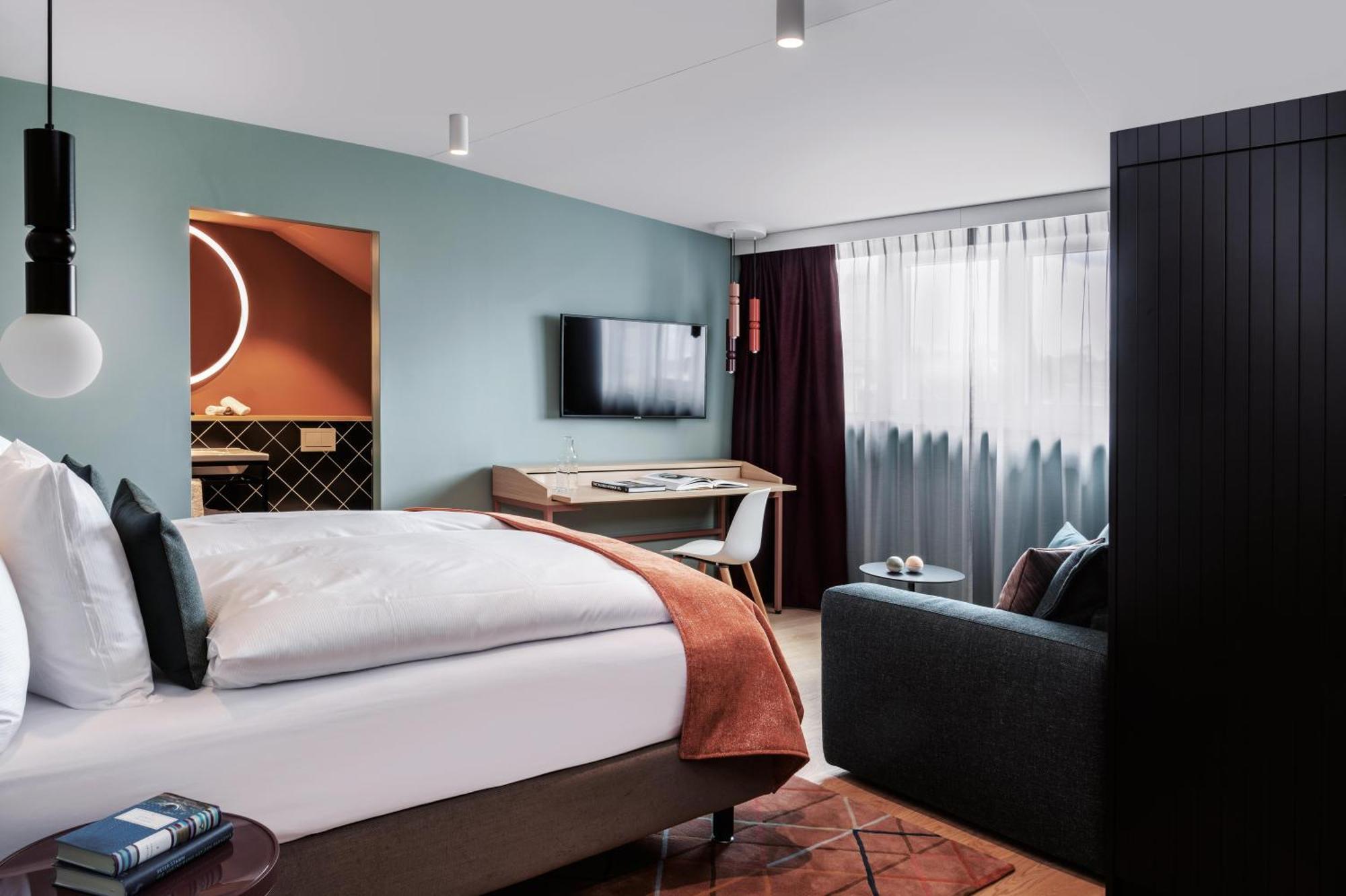 Standard Zimmer mit Kingsize-Bett