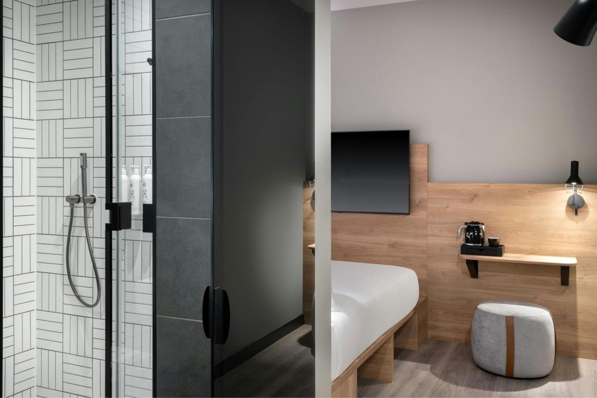 Moxy Zimmer mit Queensize-Bett