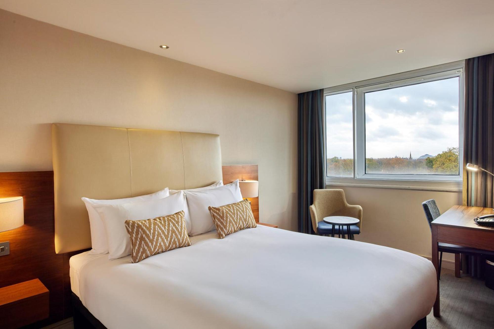 Deluxe Doppelzimmer mit Gartenblick