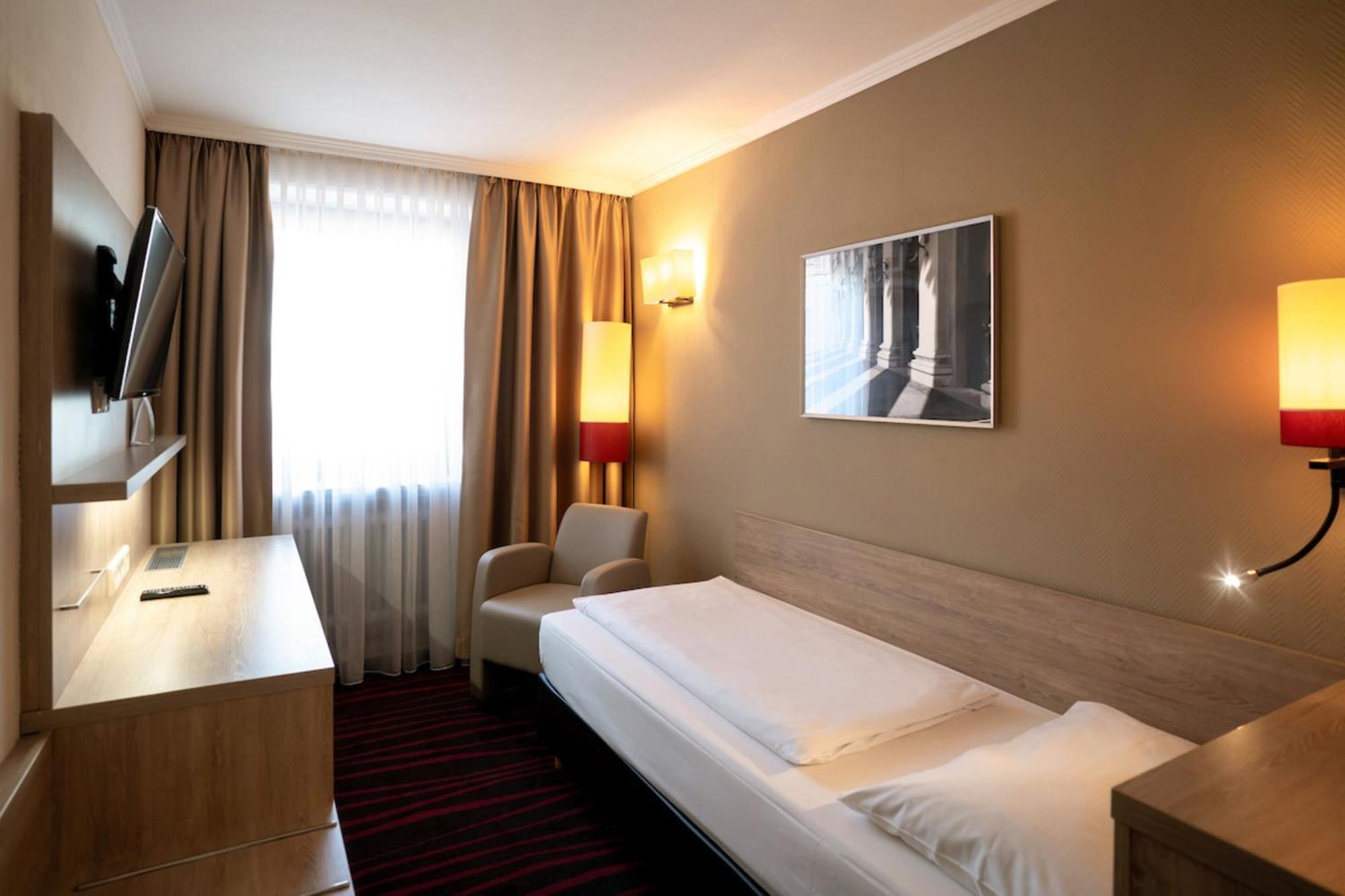 Standard Single Room (no air-condition),1765798481:JPEG