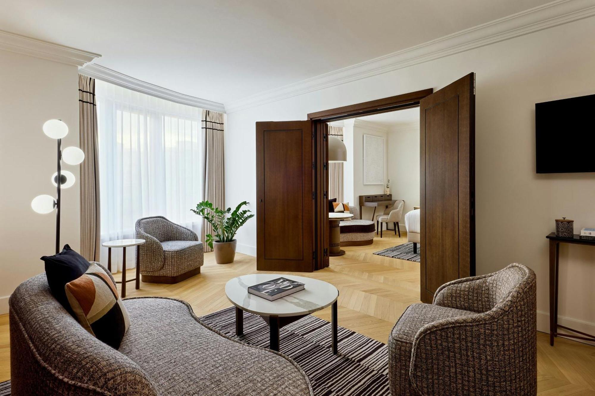 Ambassador Suite mit einem Kingsize-Bett