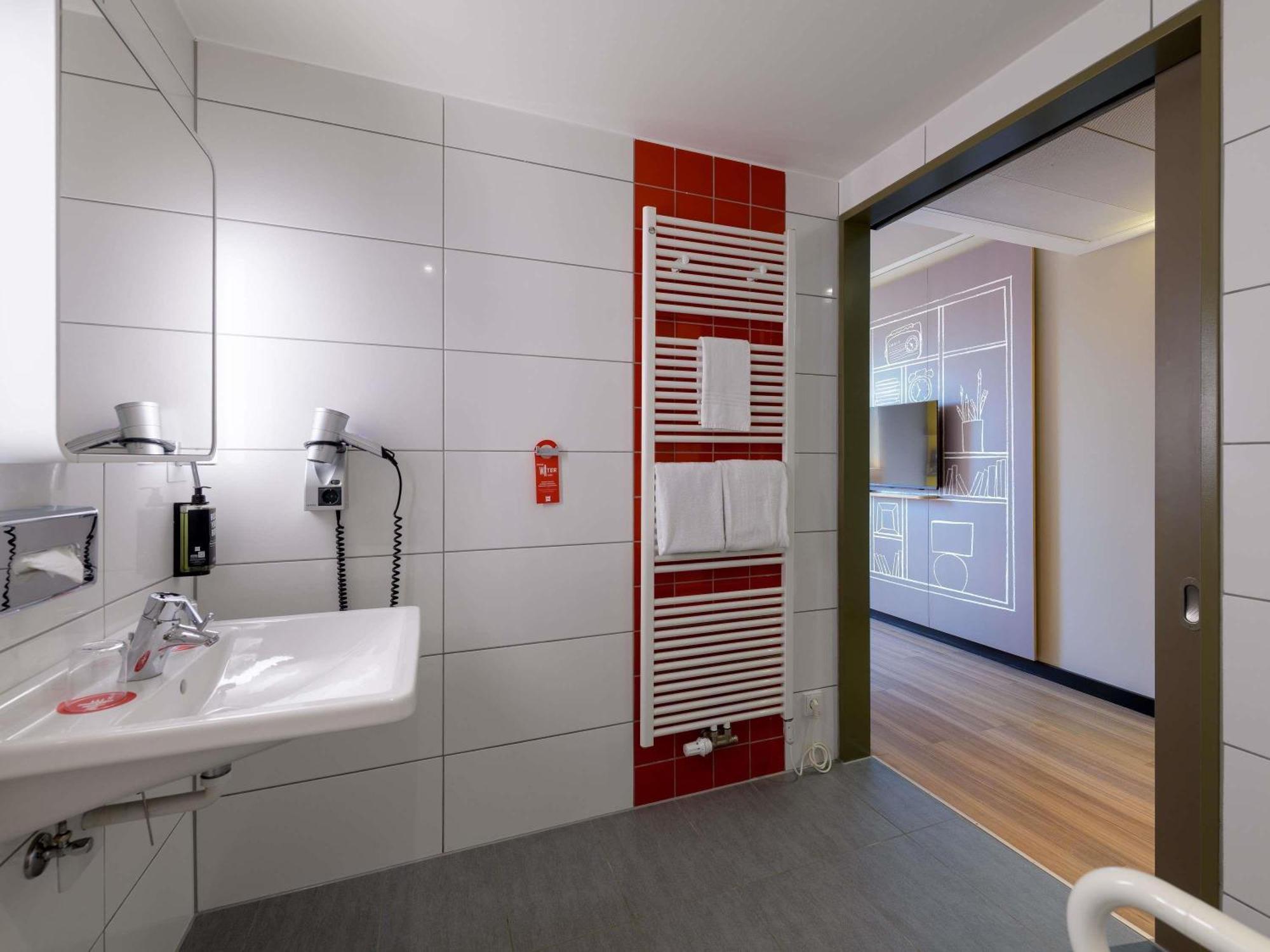 Double Room - Disability Access,1742898395:JPEG