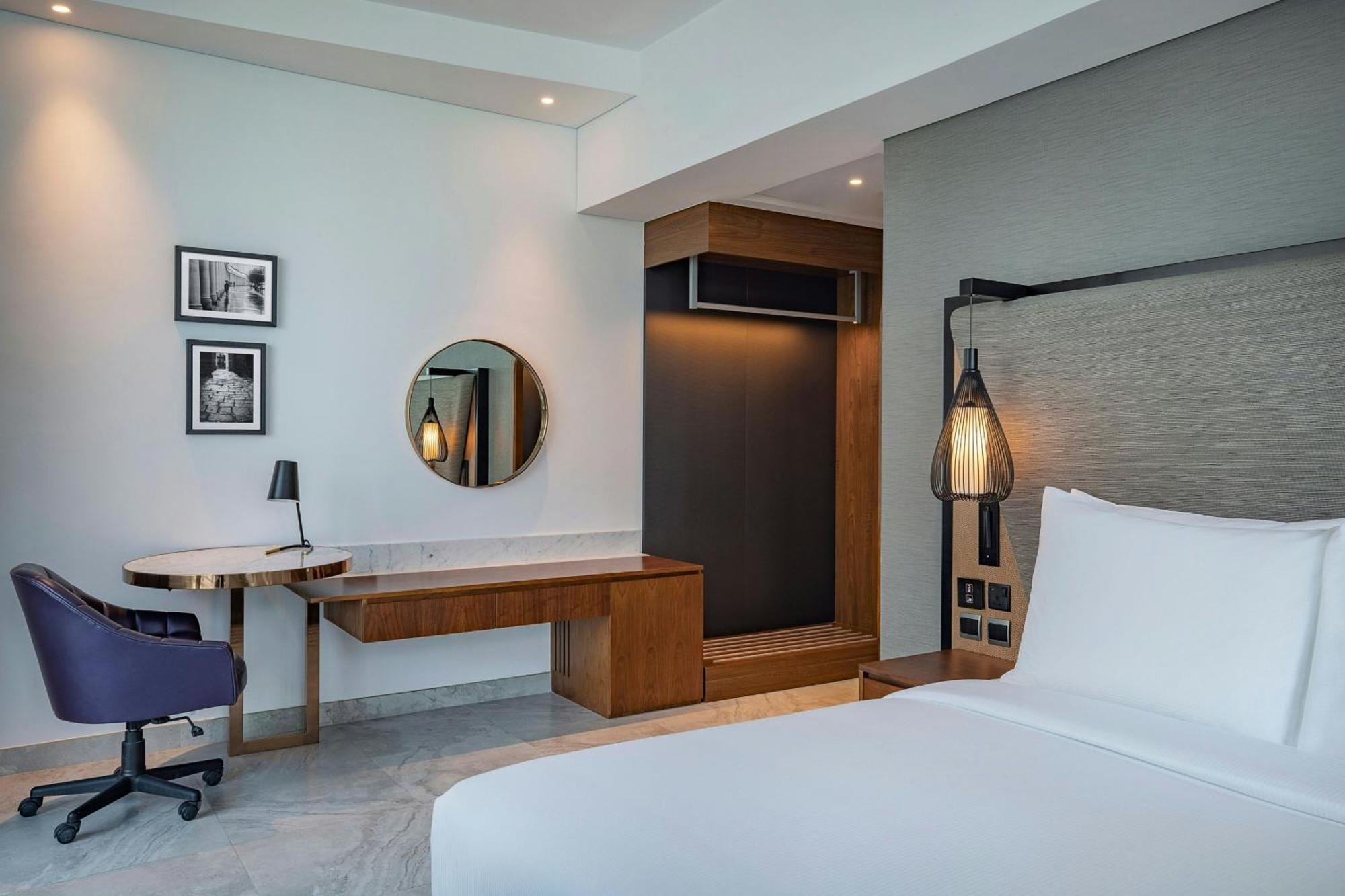 Premier Zimmer mit Kingsize-Bett, Balkon und Terrasse