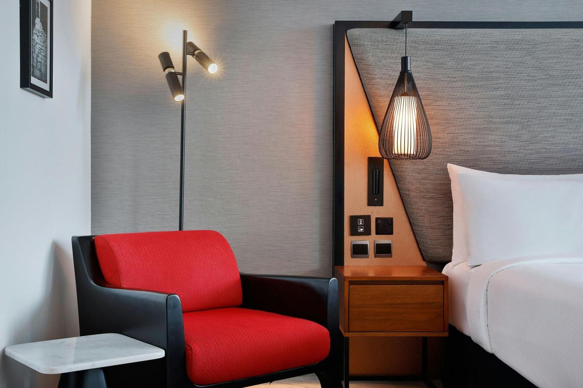Deluxe Zimmer mit Kingsize-Bett und Balkon