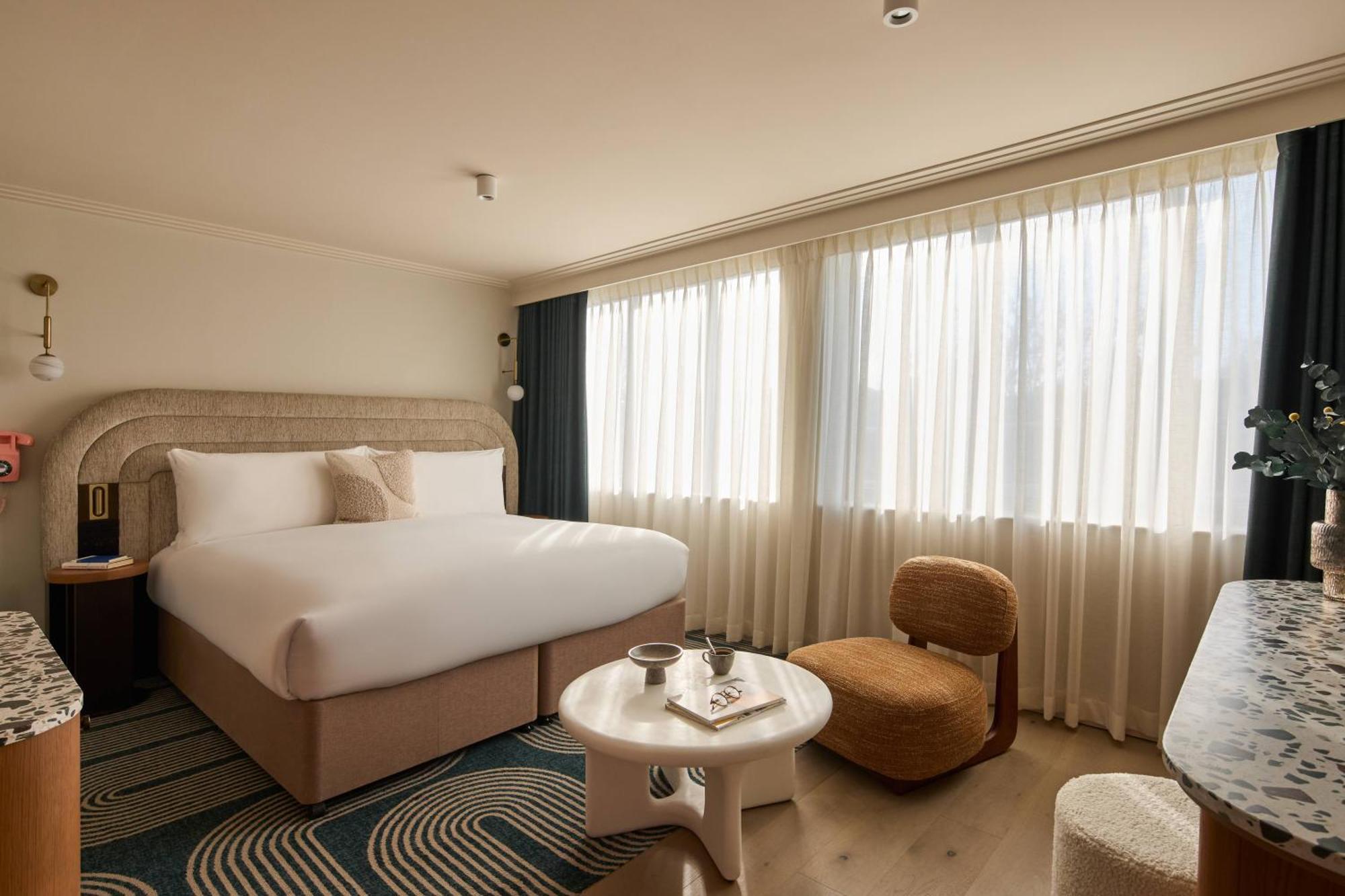 Premium Zimmer mit Kingsize-Bett und Tagesbett