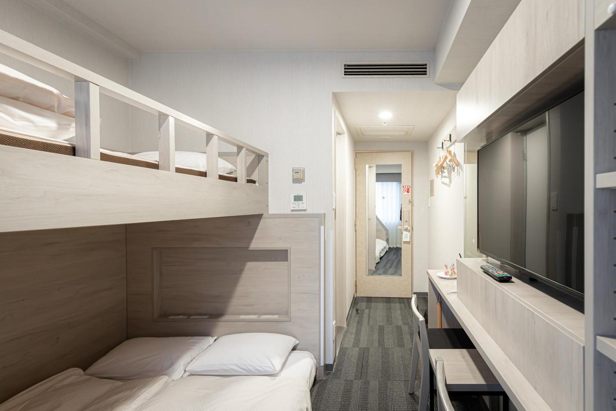 Zimmer mit Etagenbett - unteres Doppelbett und oberes Einzelzimmer - Nichtraucher