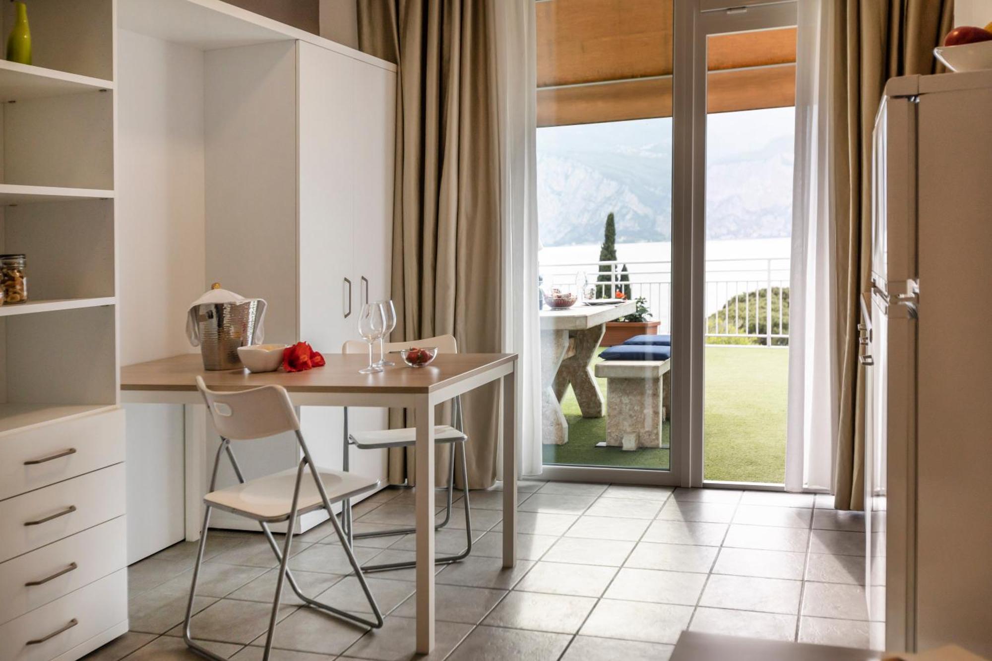 Apartment with lake view and terrace