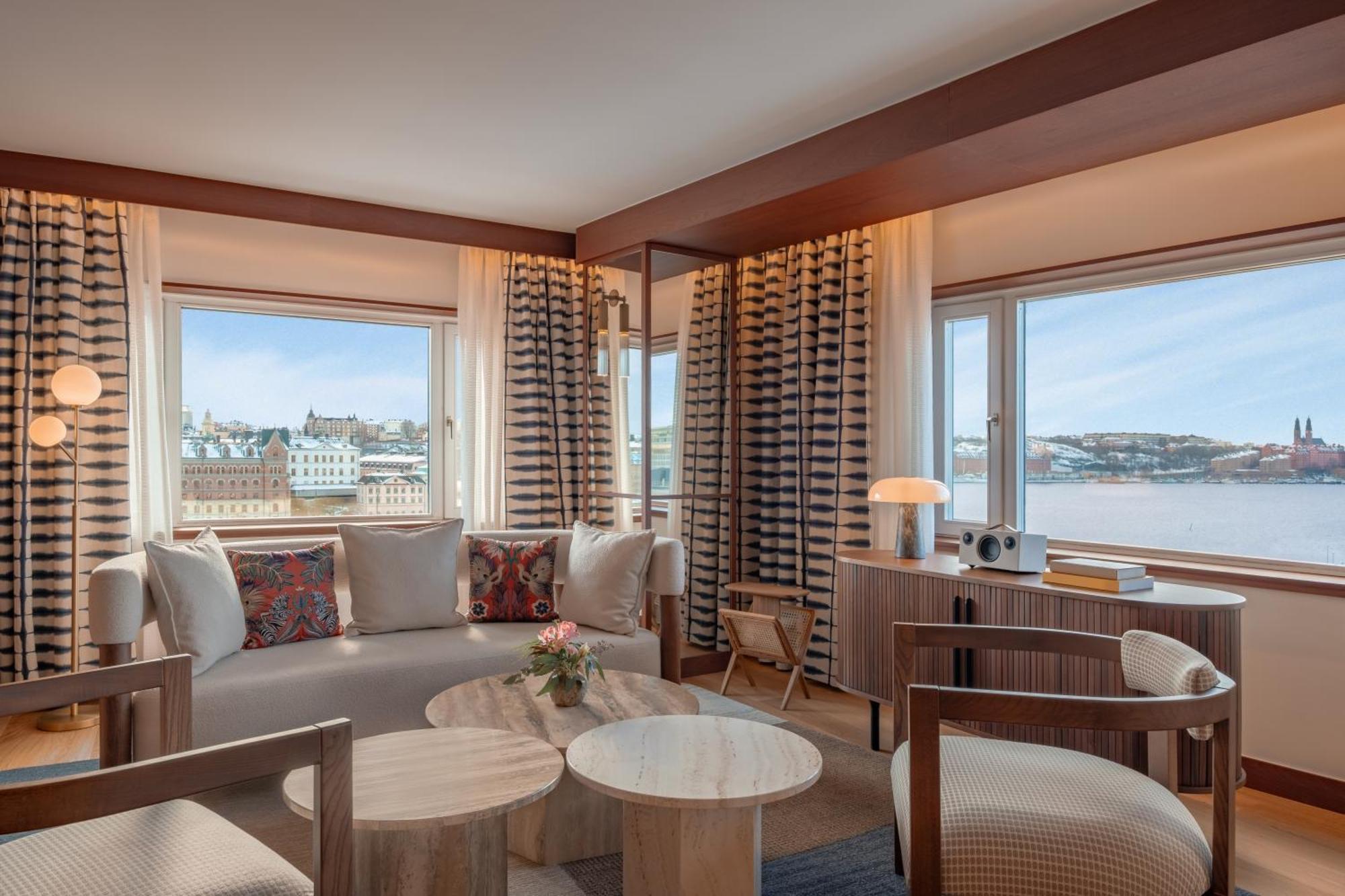 Präsidentensuite mit Kingsize-Bett und Seeblick - Zugang zur Club Lounge