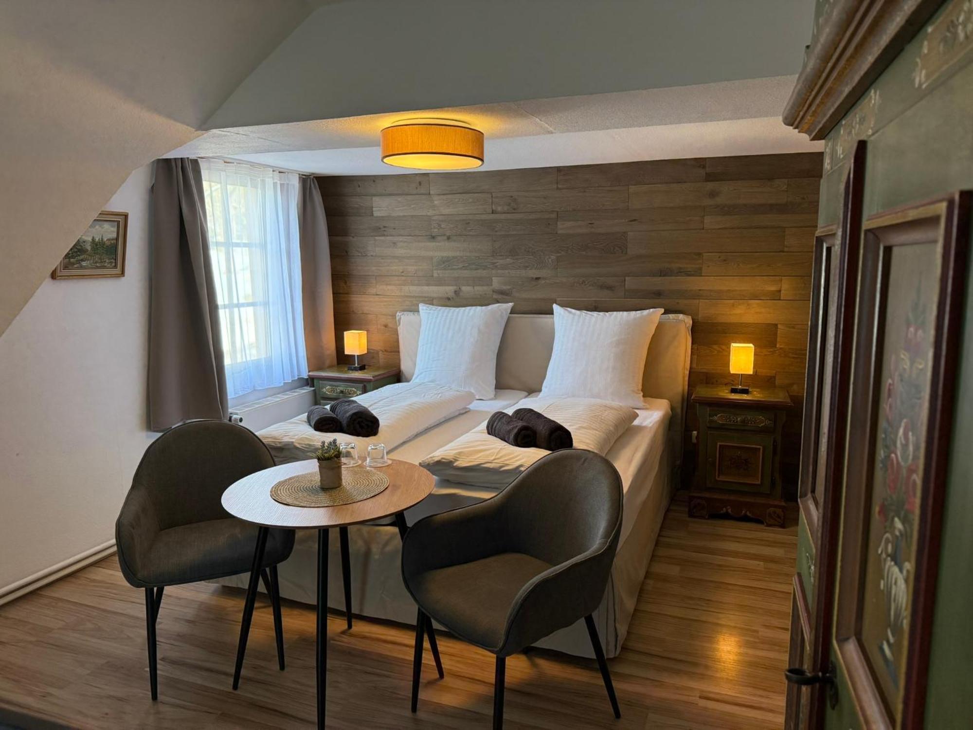 Double Room,1756515456:JPEG