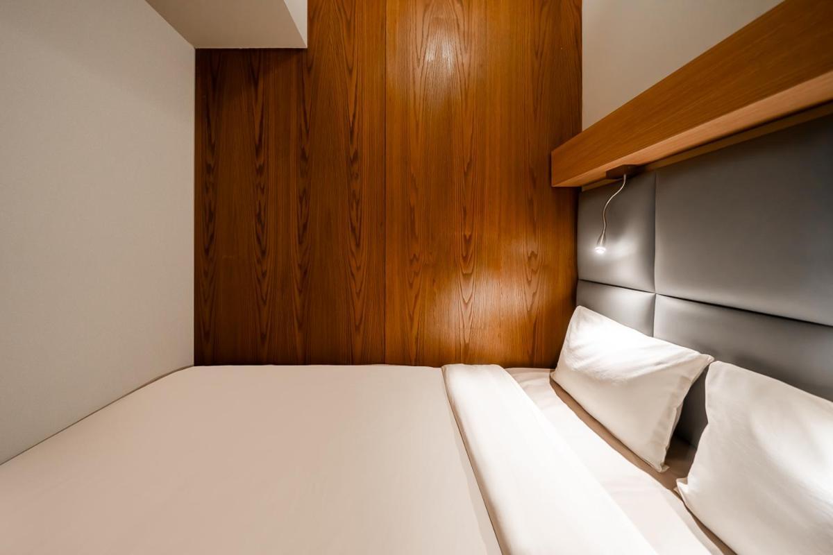 Double Cabin - 6 Hour Morning Stay from 07:00-13:00 hrs (7am-1pm)