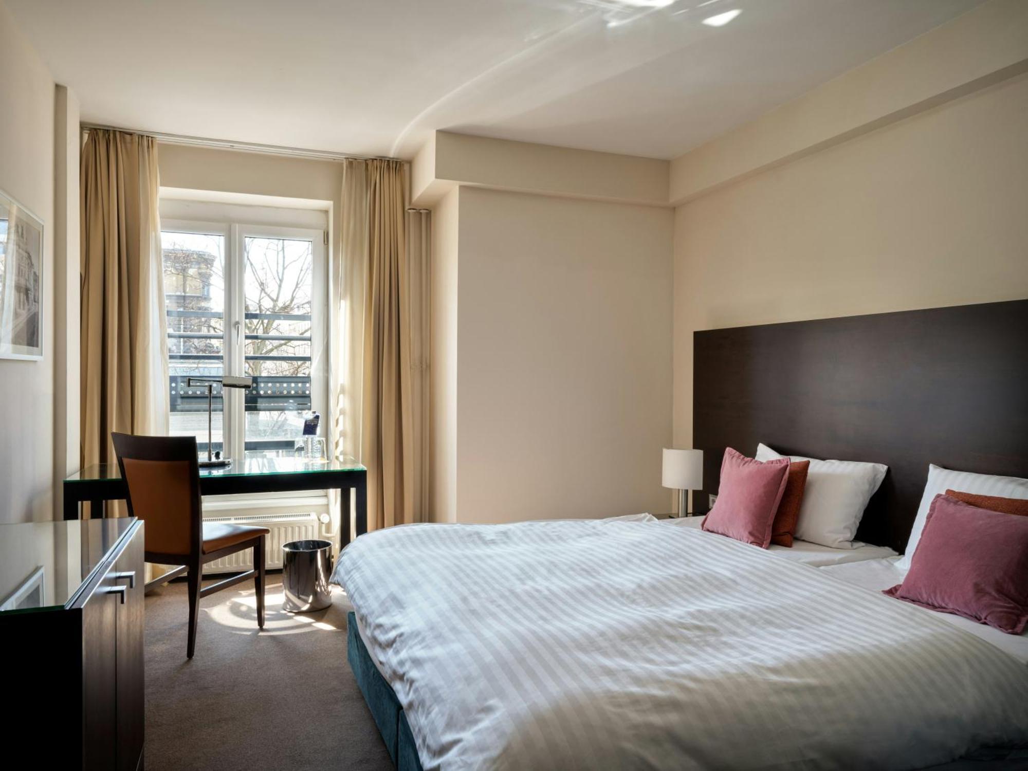 Comfort Zimmer mit Kingsize-Bett
