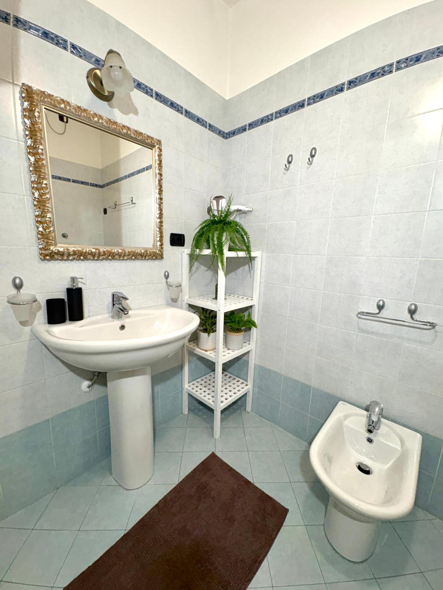 Dreibettzimmer mit eigenem externen Bad