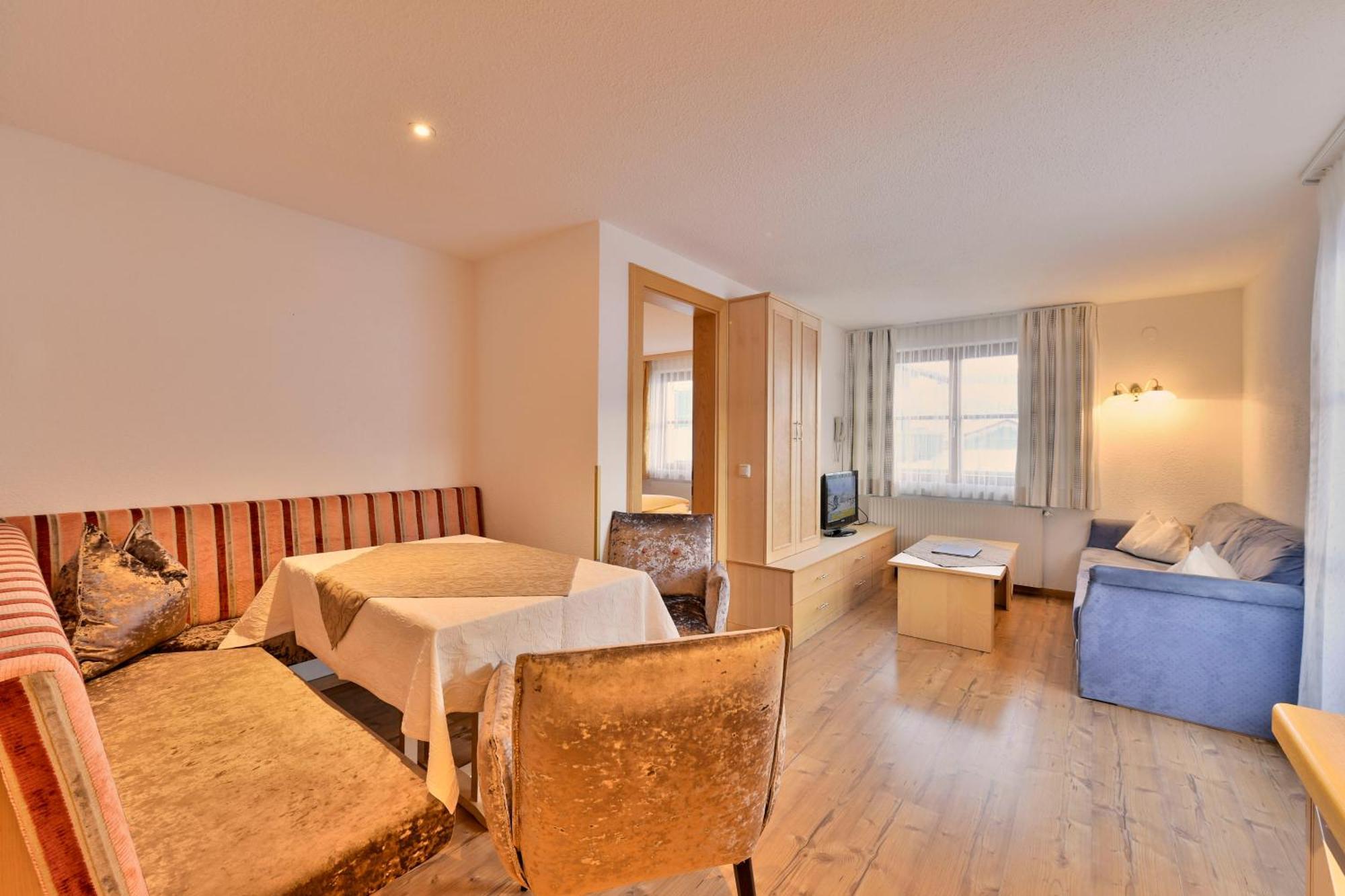 Apartment mit 2 Schlafzimmern und Balkon