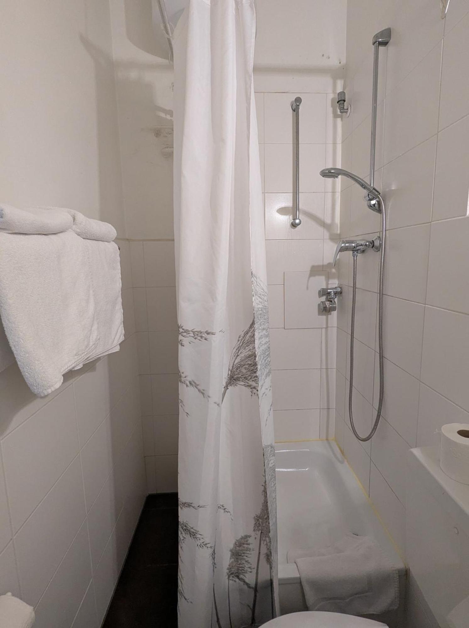 Doppelzimmer mit Balkon